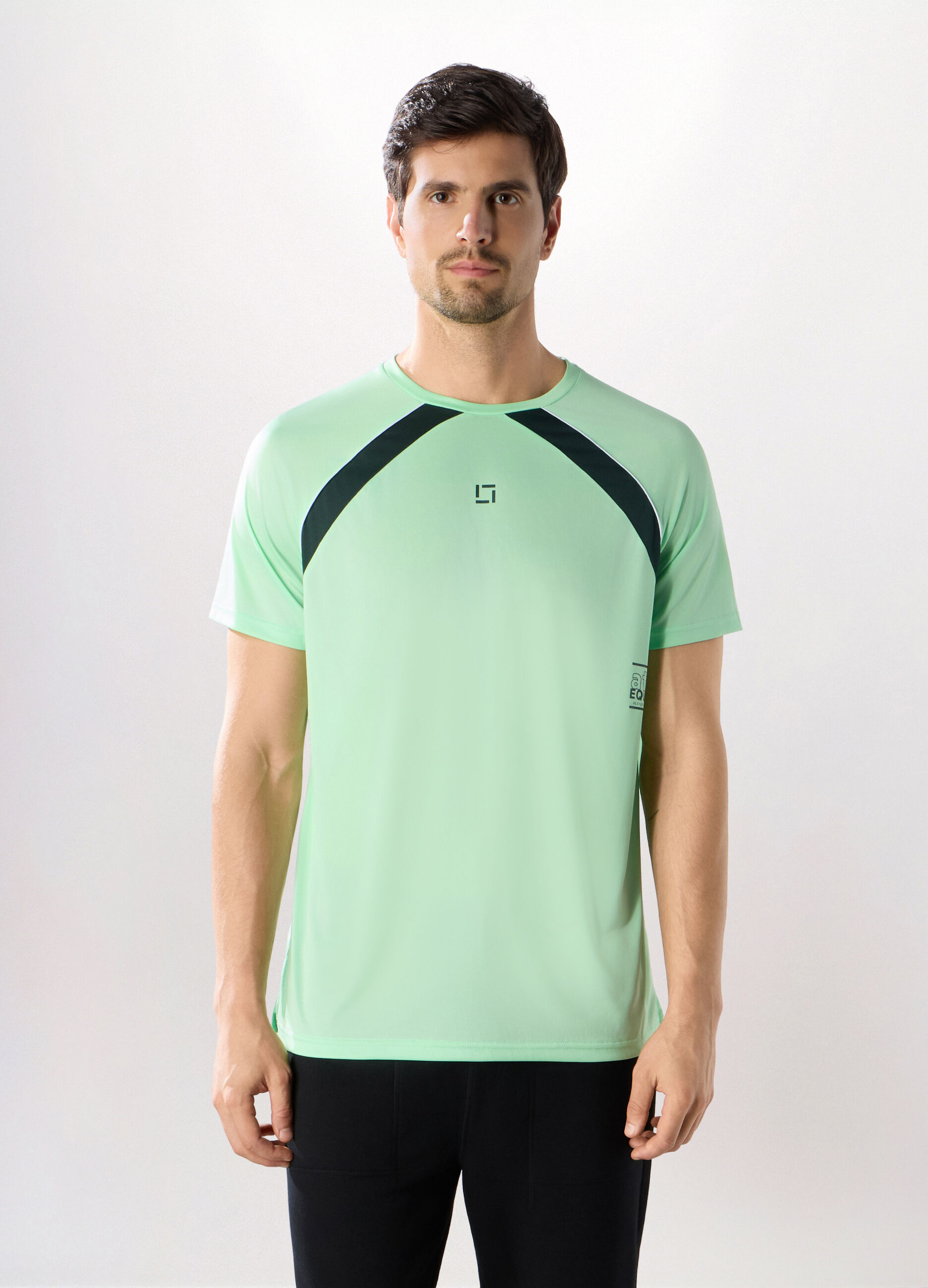 T-shirt sportiva con inserti uomo_0