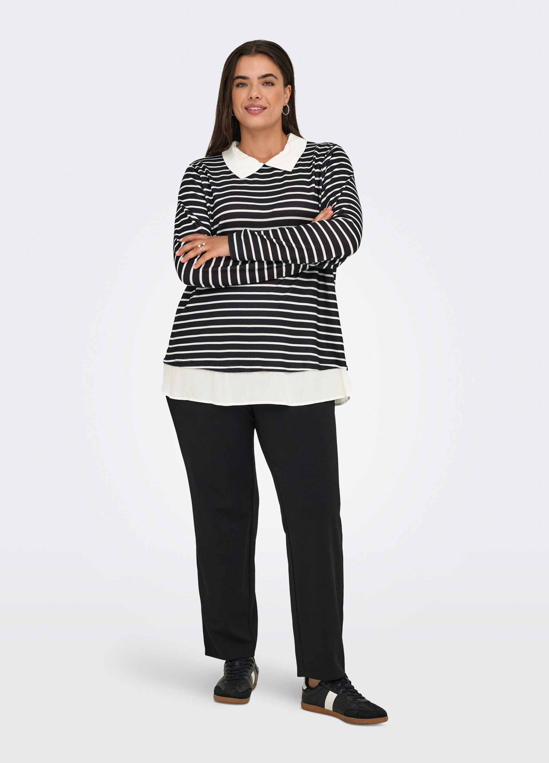 Top a maniche lunghe loose fit_2