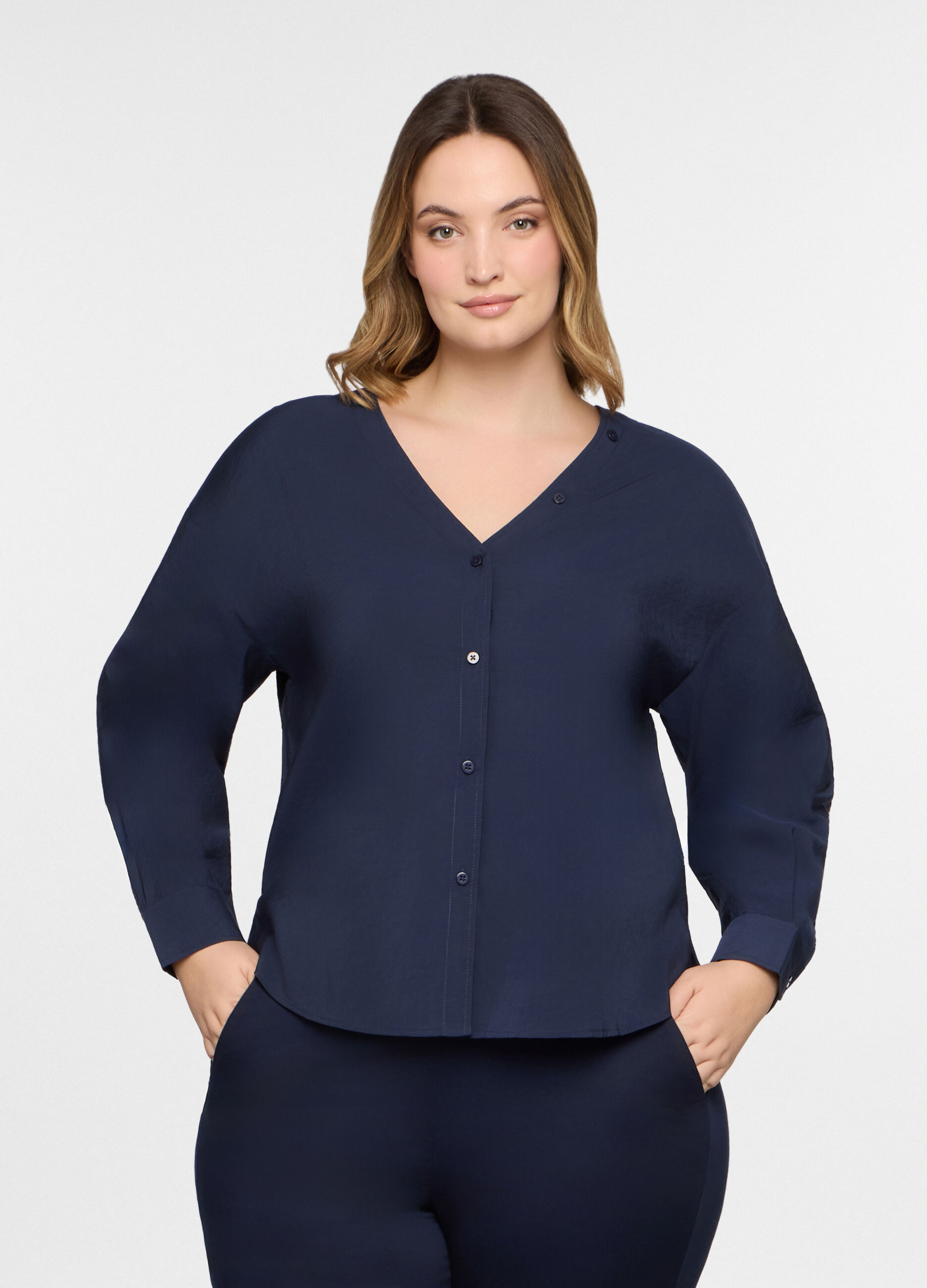 Camicia regular fit con scollo a V misto modal donna curvy_0