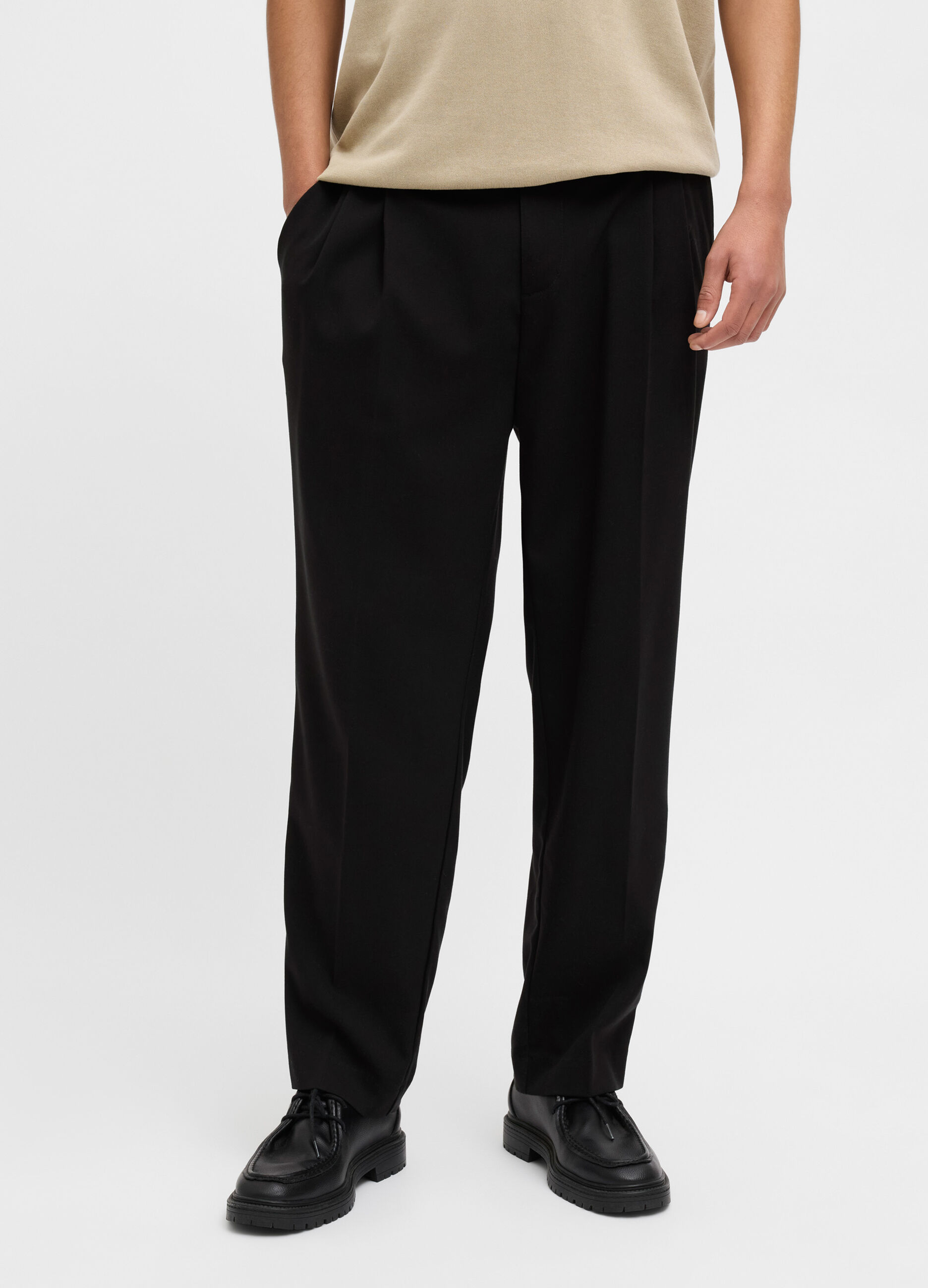 Pantalone con pince ed elastico uomo_4