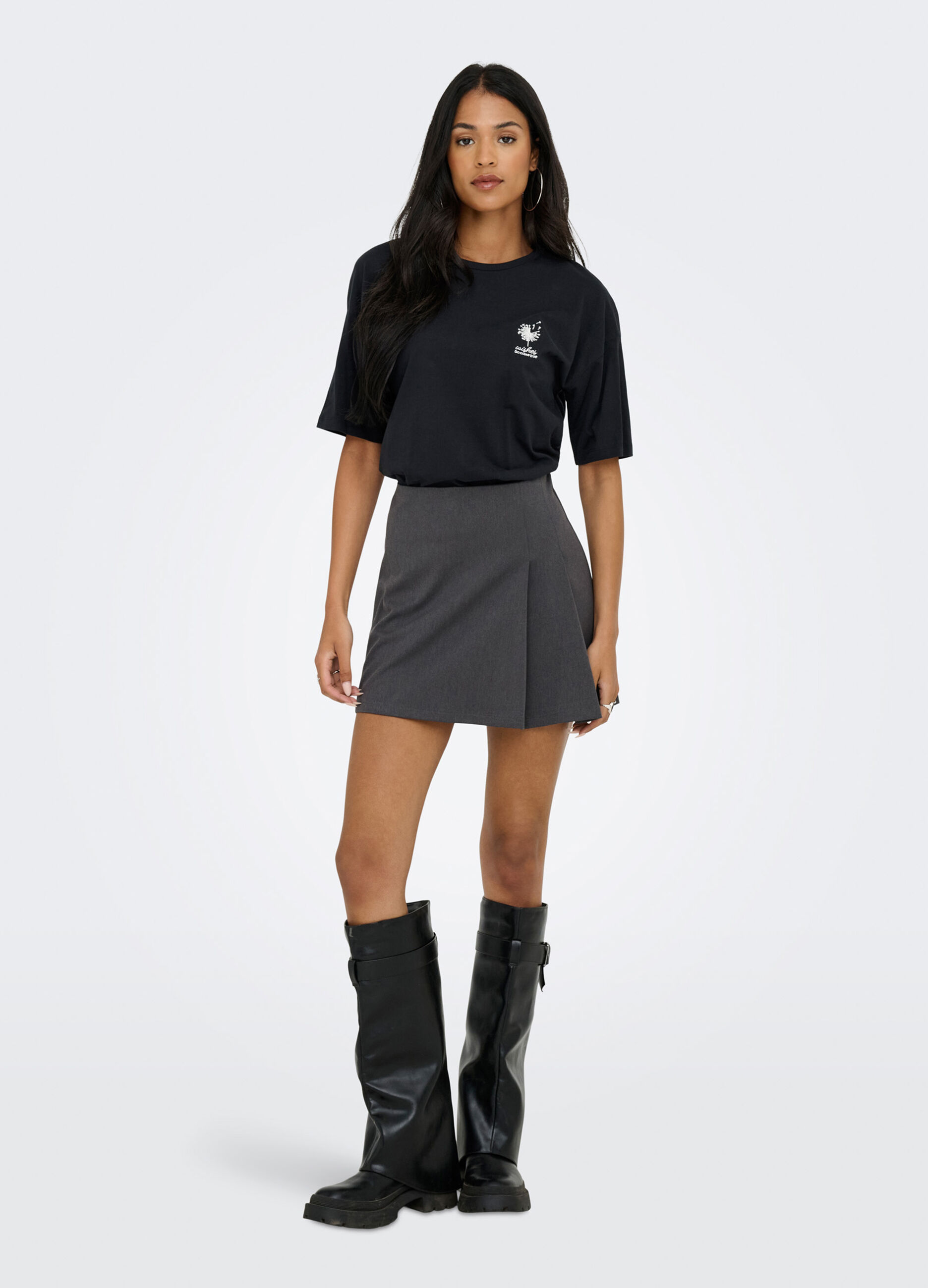 T-shirt con ricamo donna_2