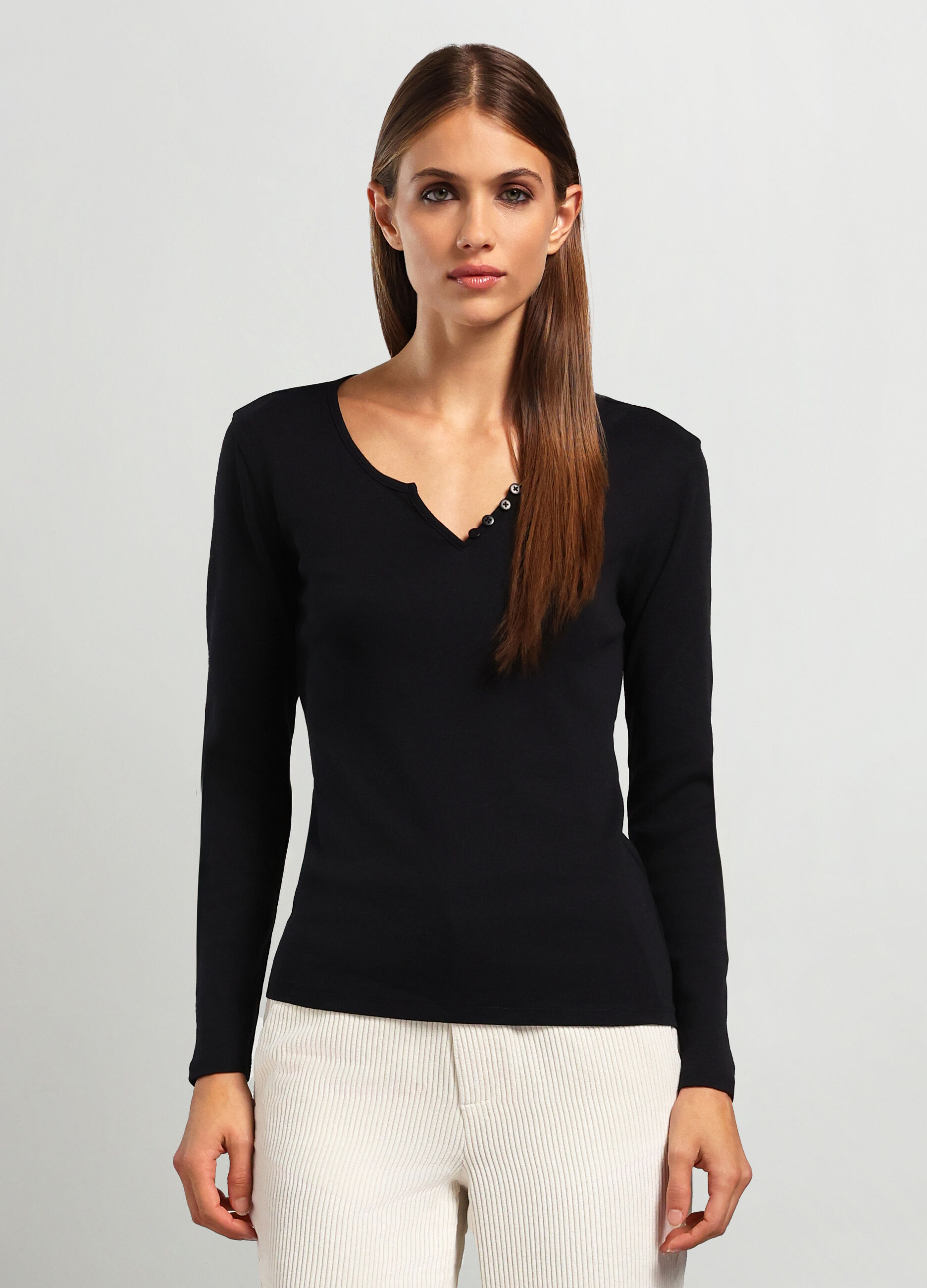 T-shirt in puro cotone con scollo a V donna_0