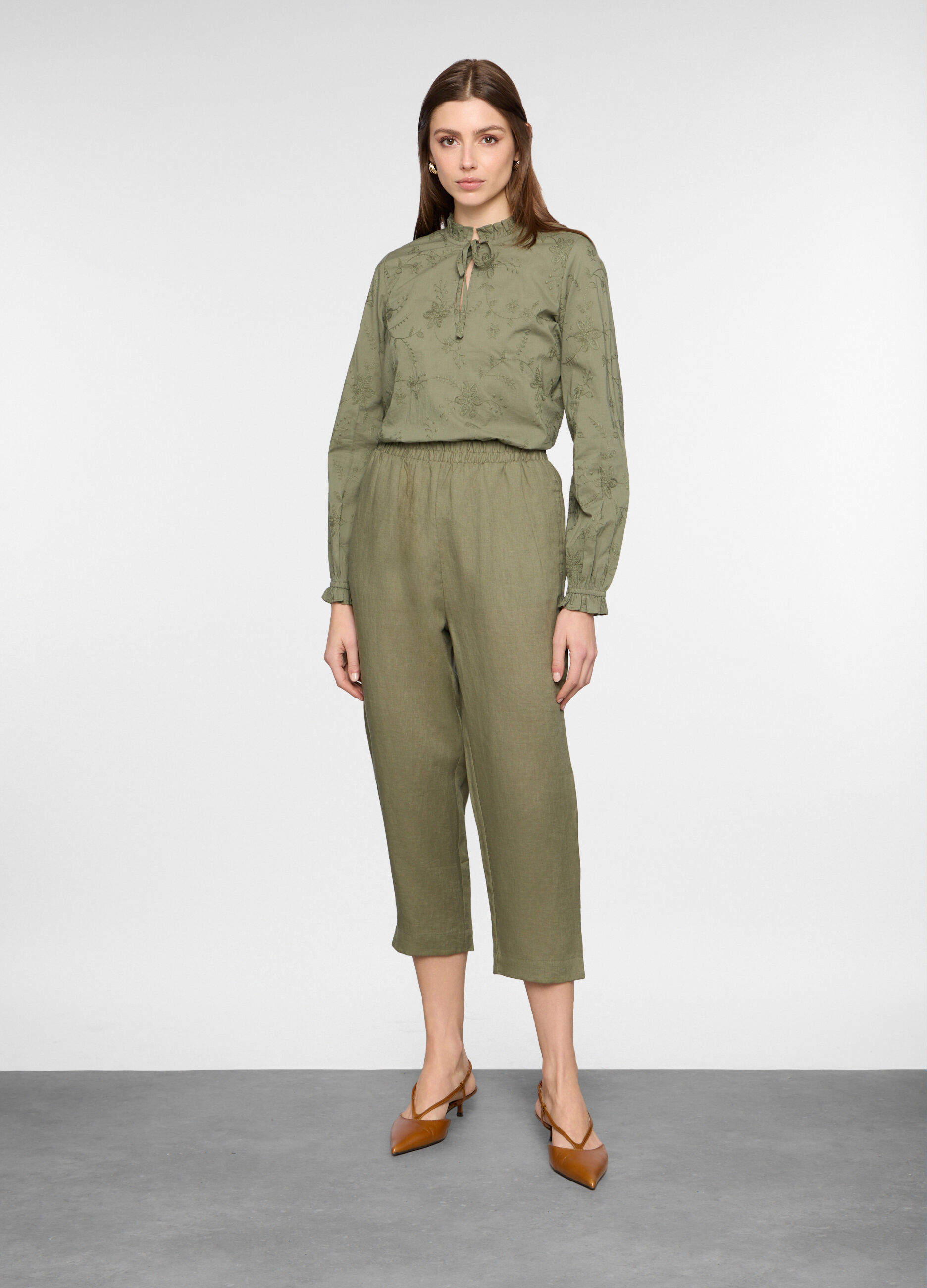 Pantaloni regular fit cropped in puro lino donna_0