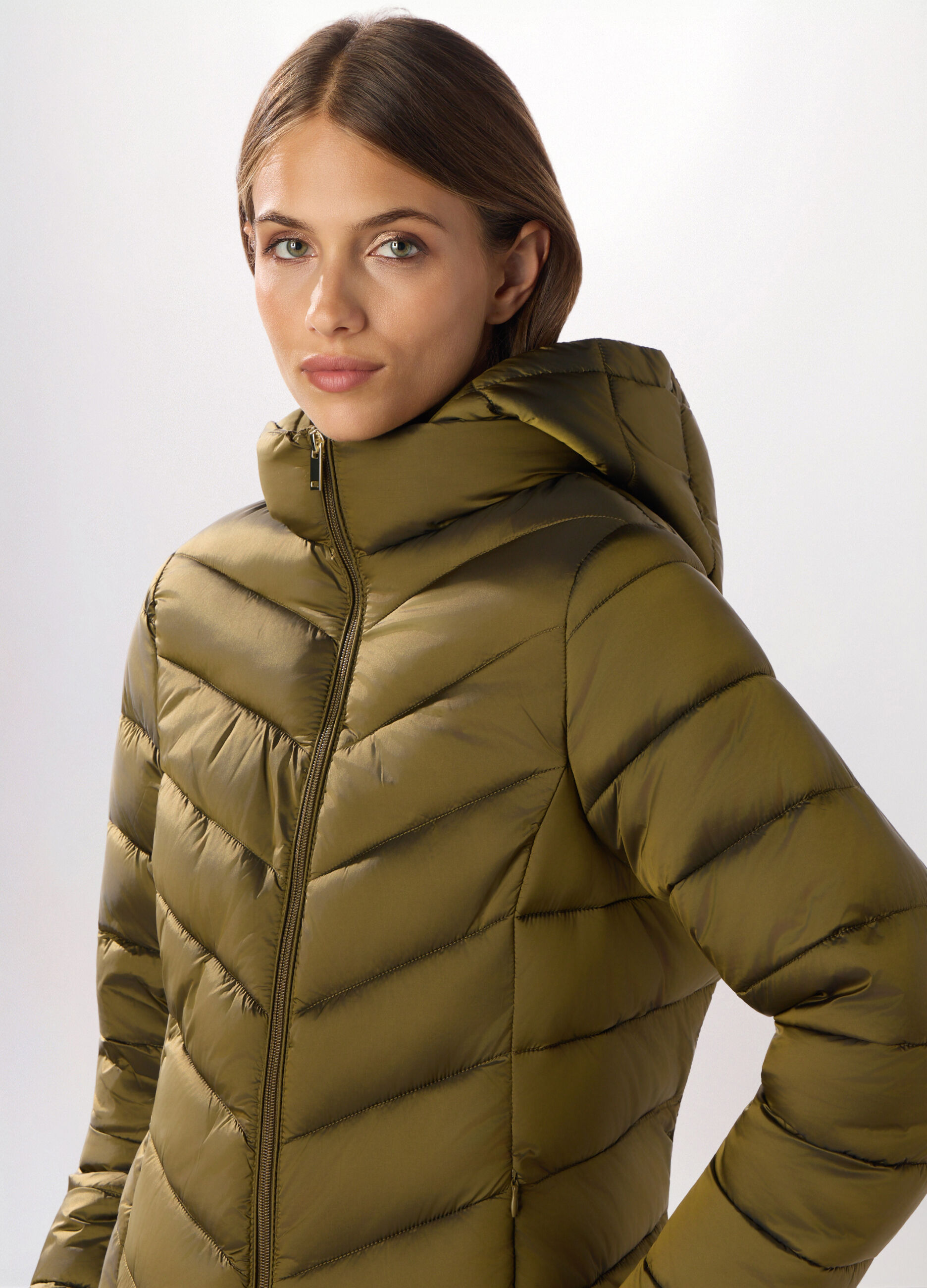 Giubbotto imbottito con cappuccio donna_2