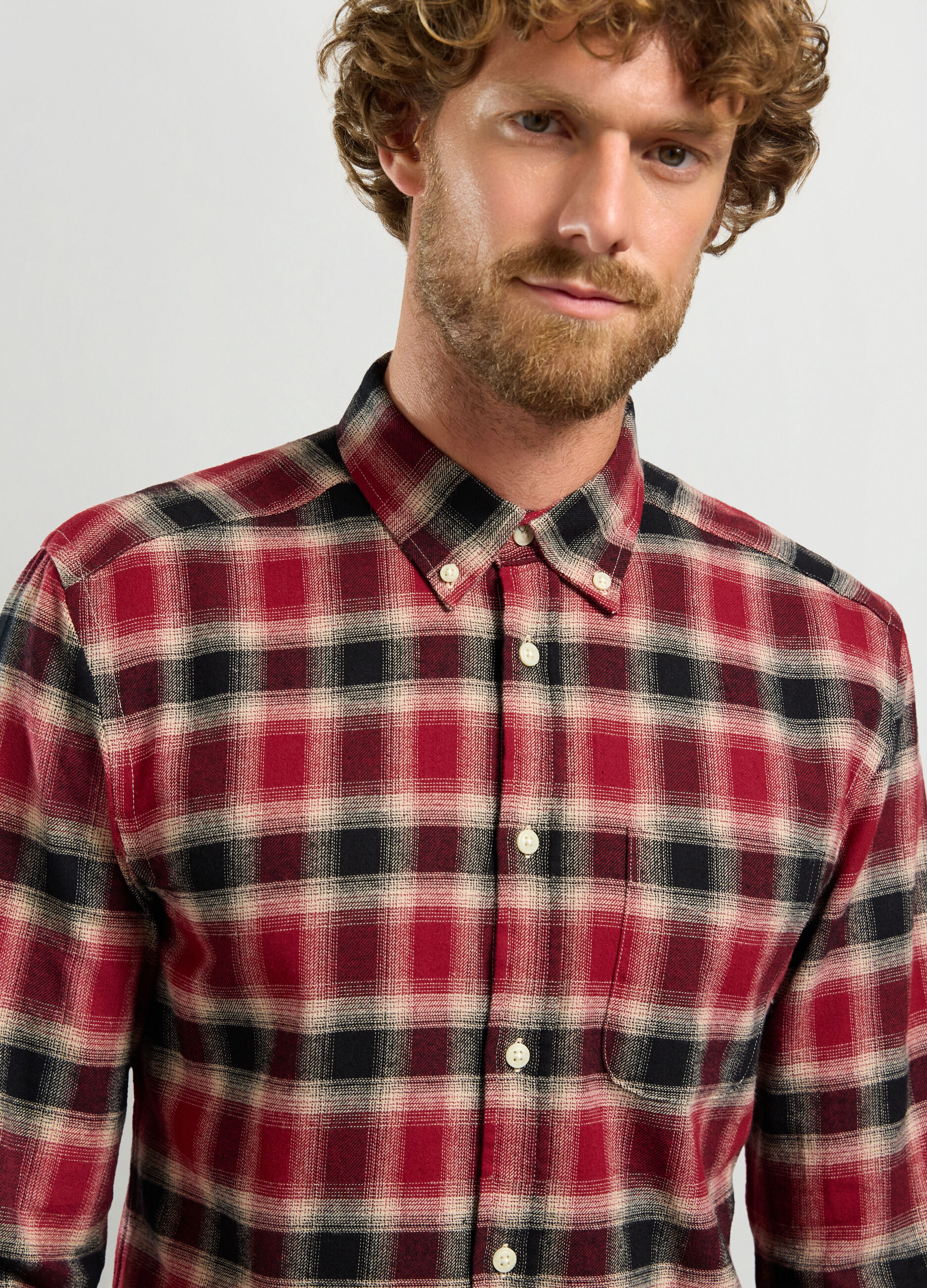 Camicia regular fit con colletto button down in flanella uomo_2