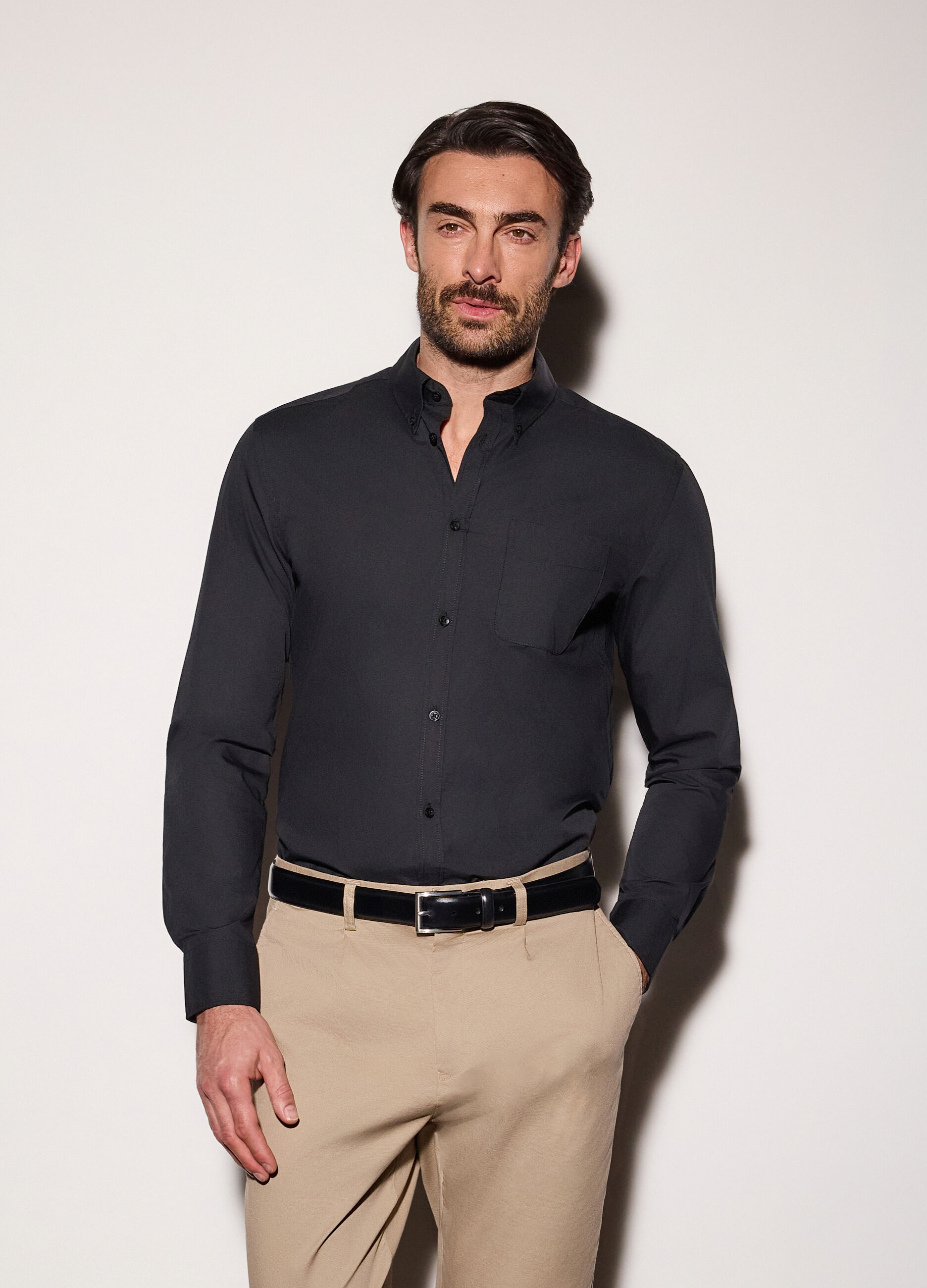 Camicia regular fit con colletto button down uomo_0
