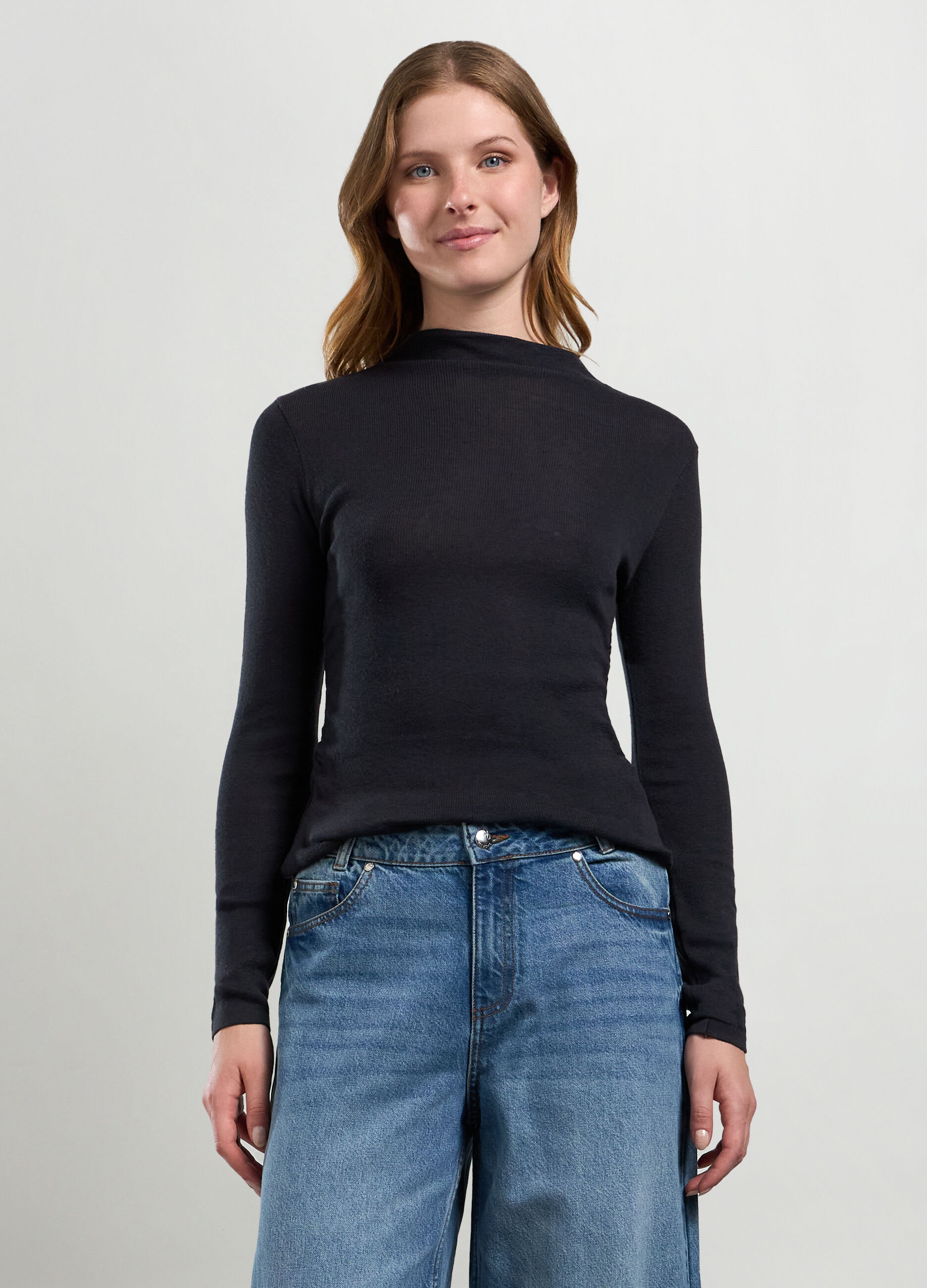 T-shirt in cotone stretch a collo alto donna_0