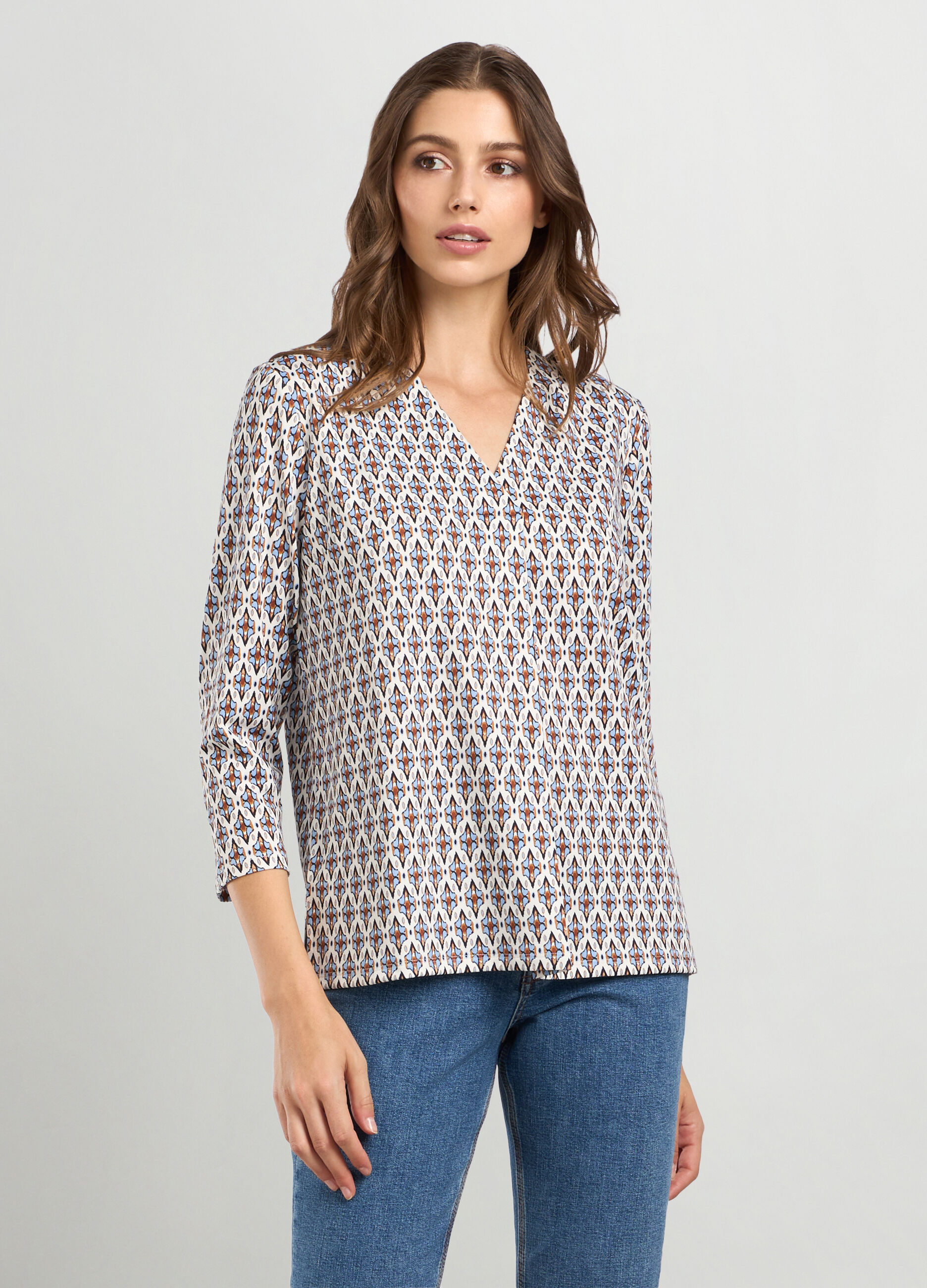 T-shirt con scollo a V donna_0