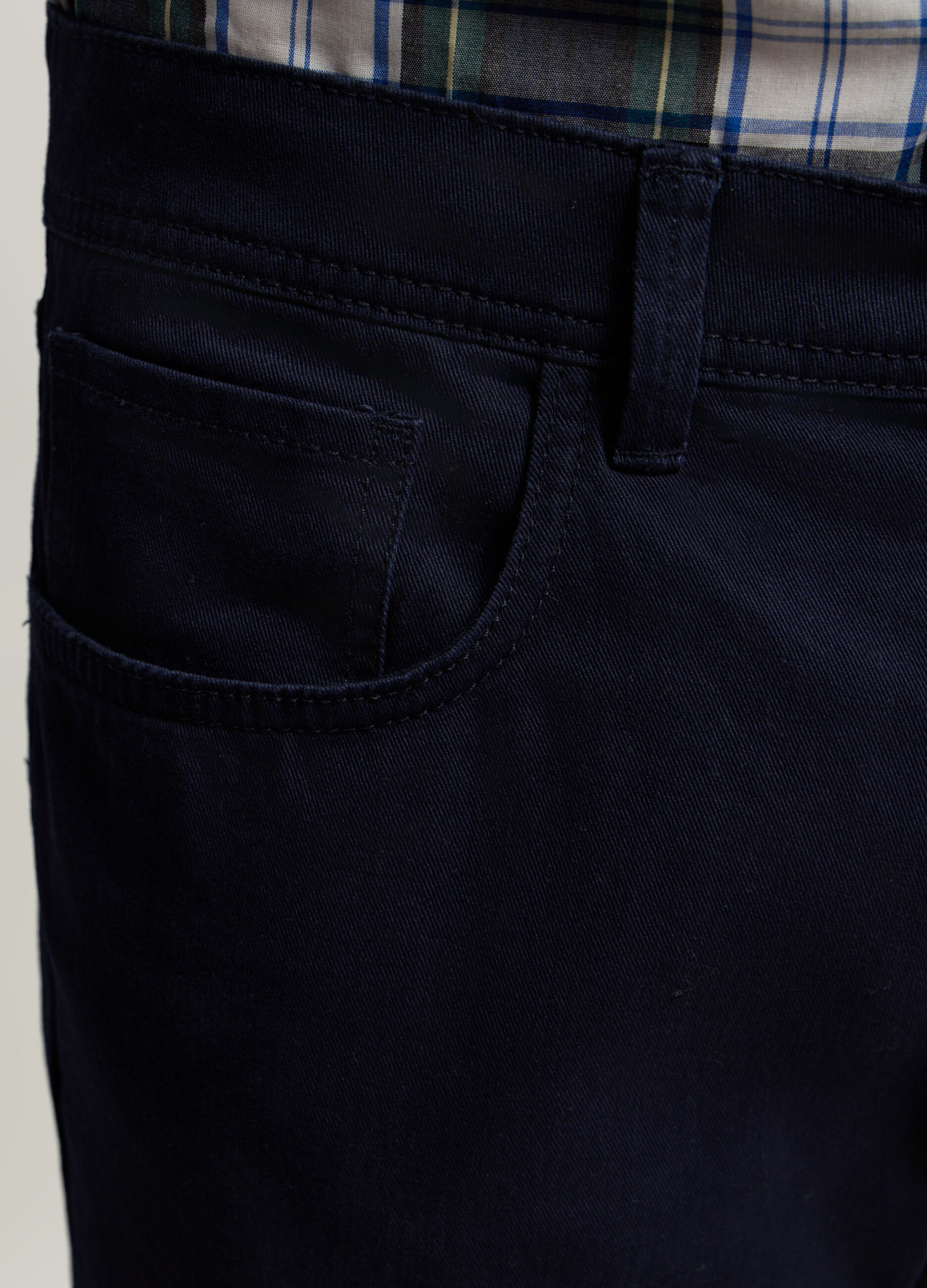 Pantalone regular fit in twill di cotone uomo_3
