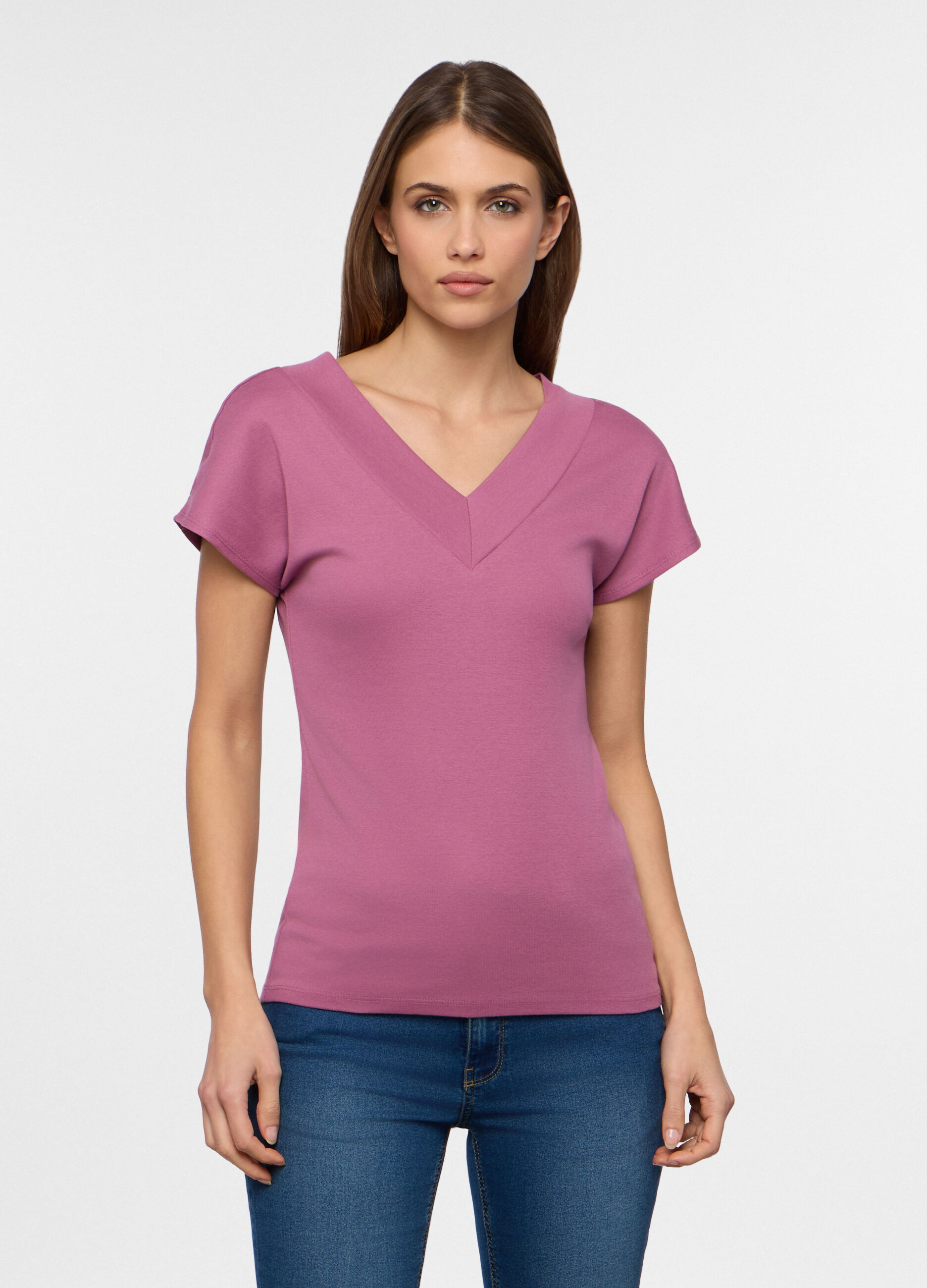 T-shirt con scollo a V donna_0