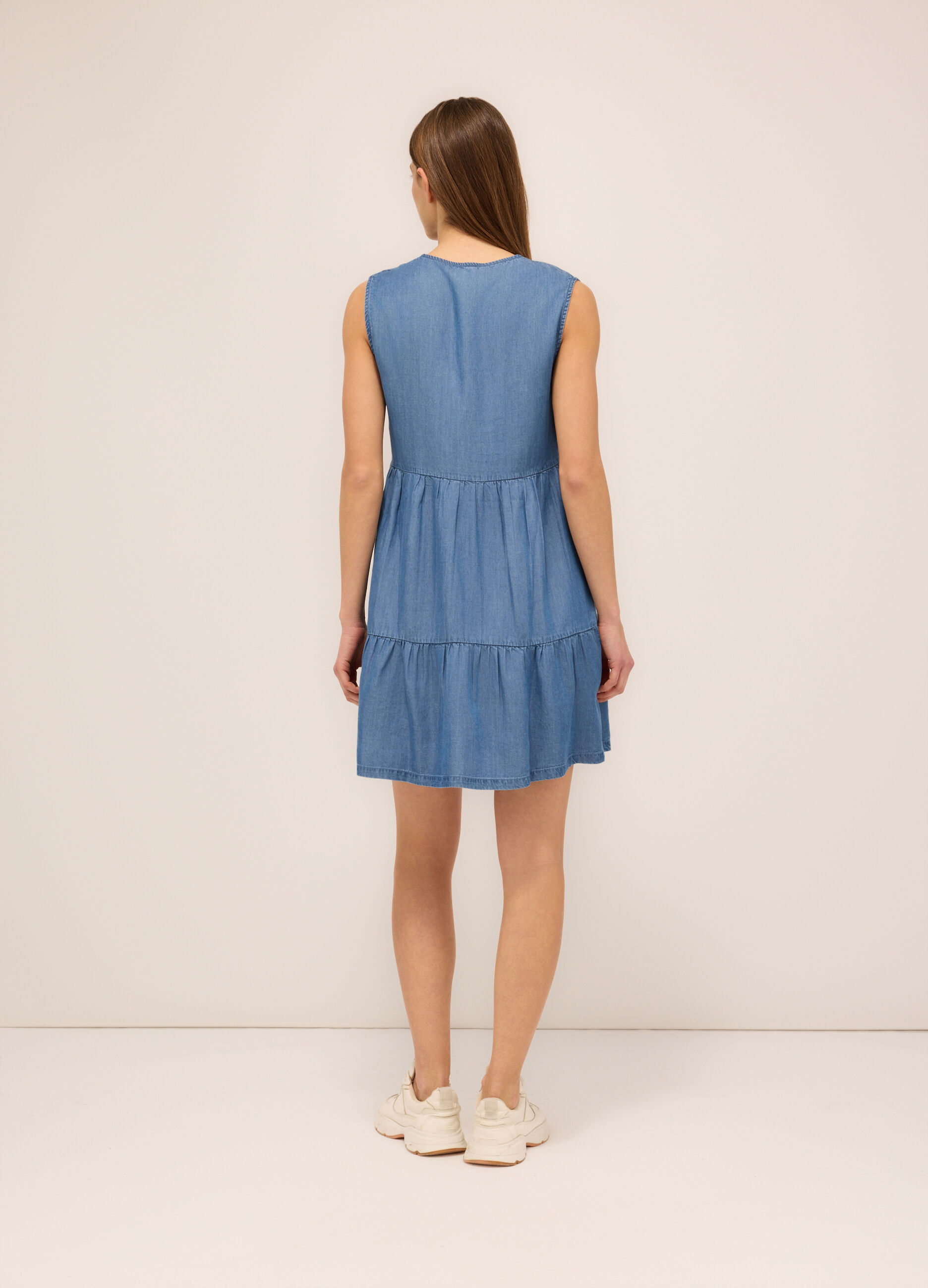 Vestito corto a balze in pura lyocell donna_1