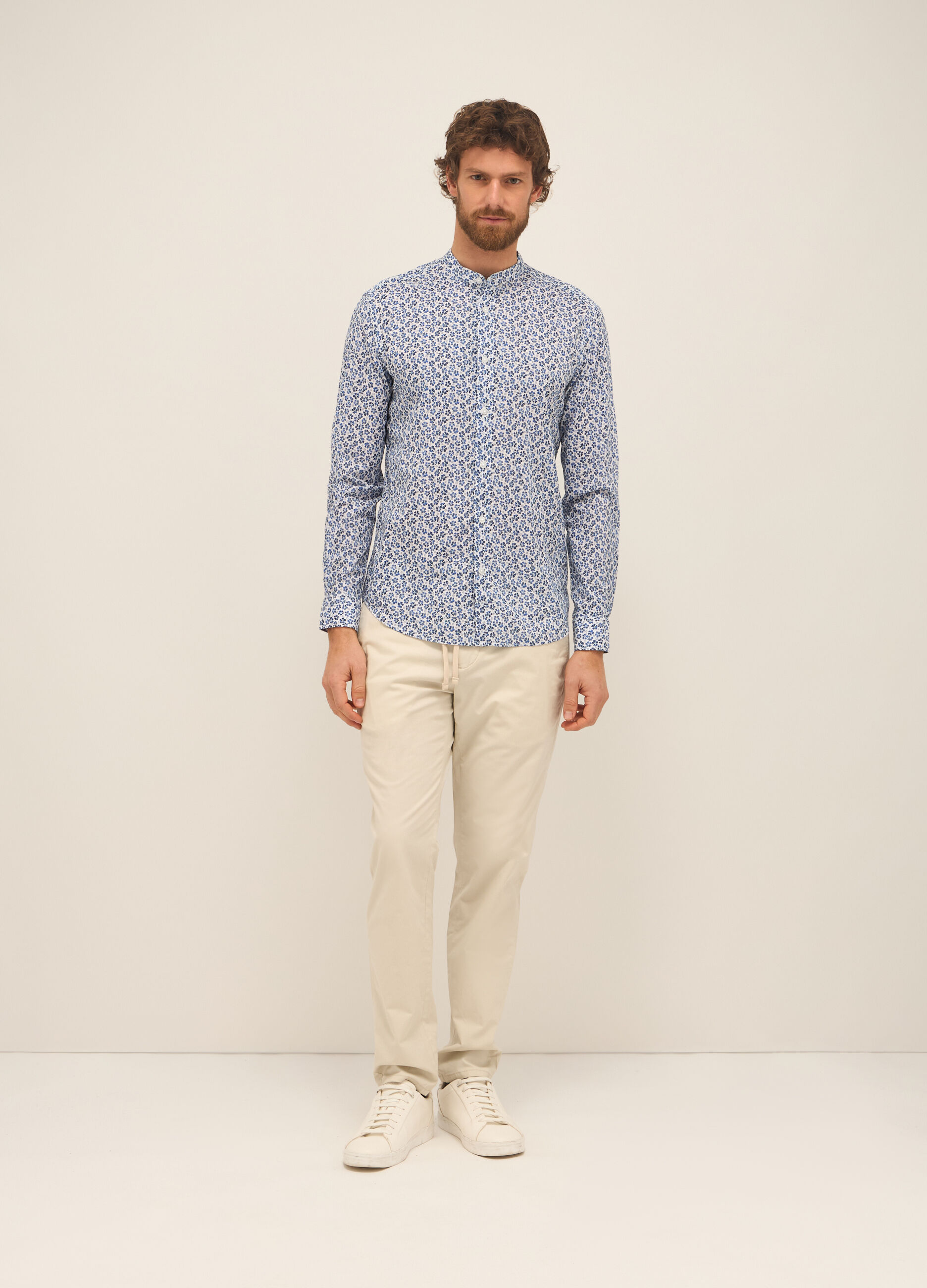 Pantaloni chino regular fit in cotone stretch uomo_0