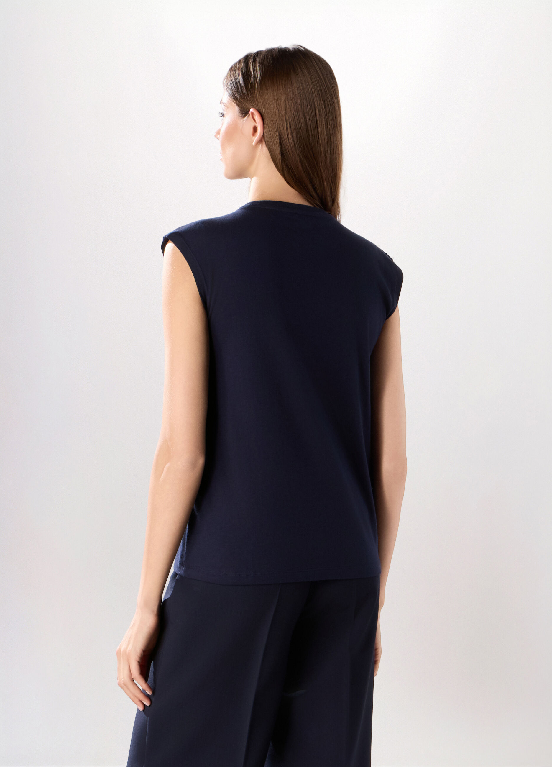 T-shirt smanicata in jersey di puro cotone donna_1