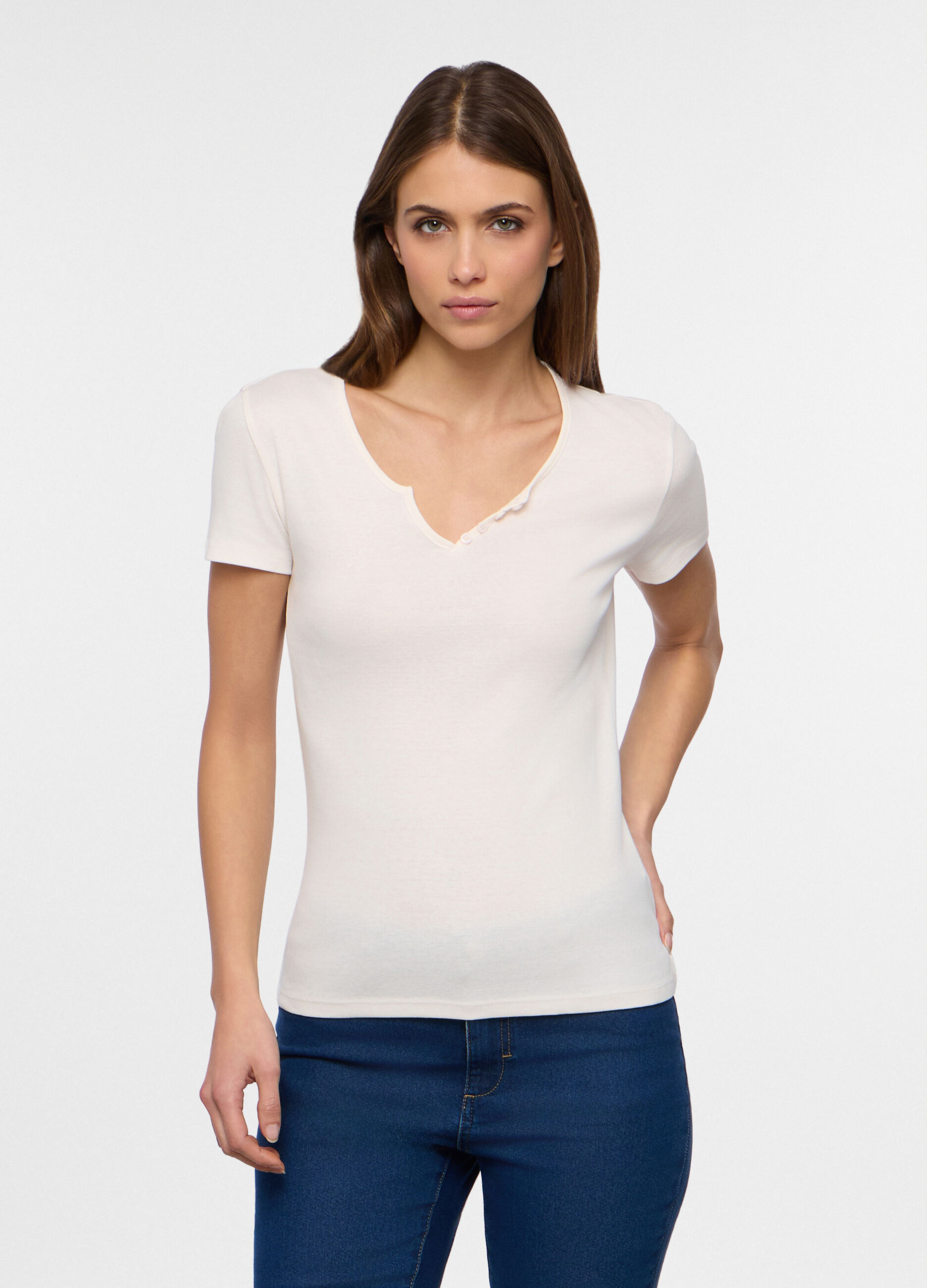 T-shirt con scollo a V donna_0