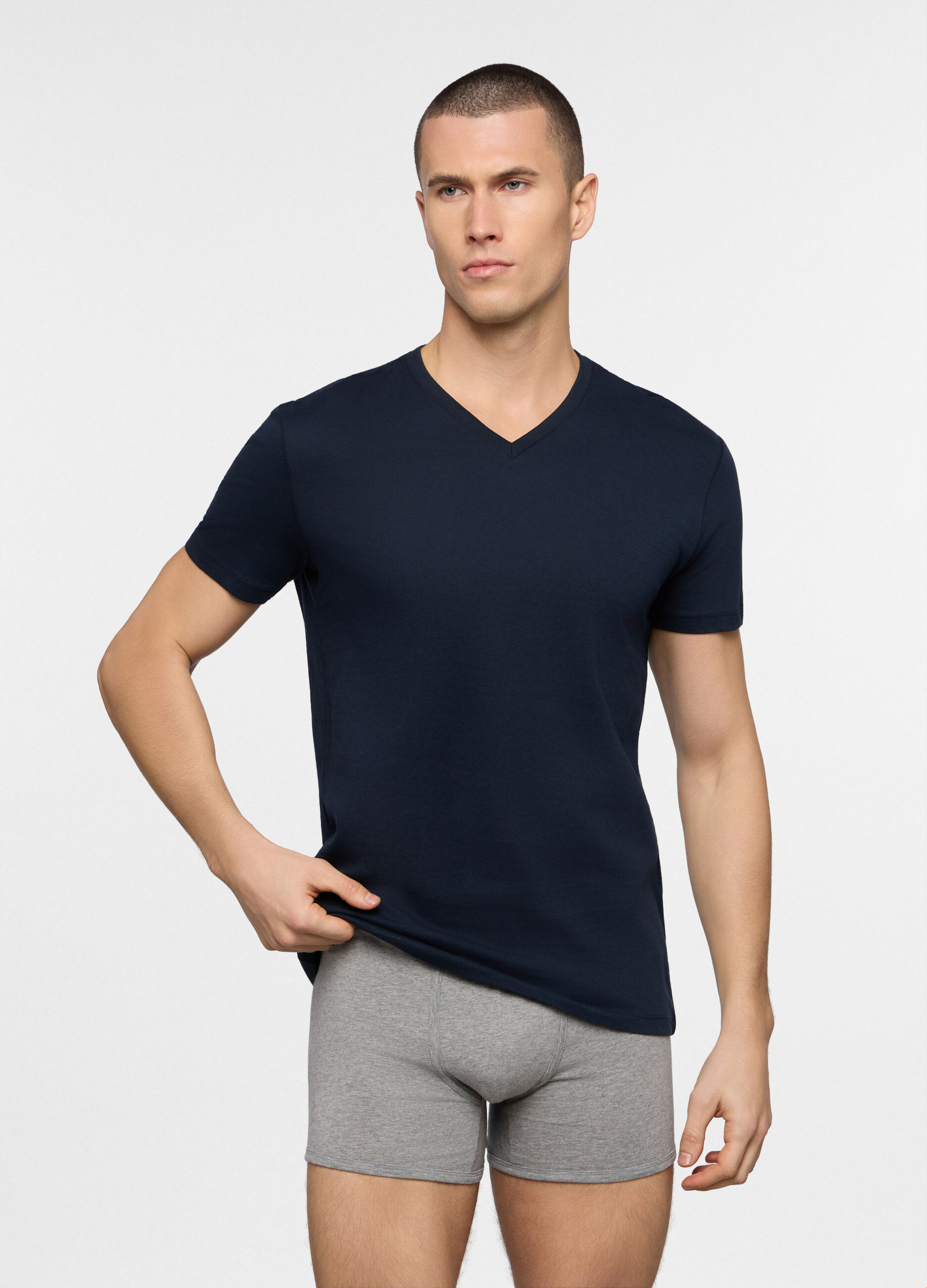 T-shirt scollo a V in jersey uomo_0