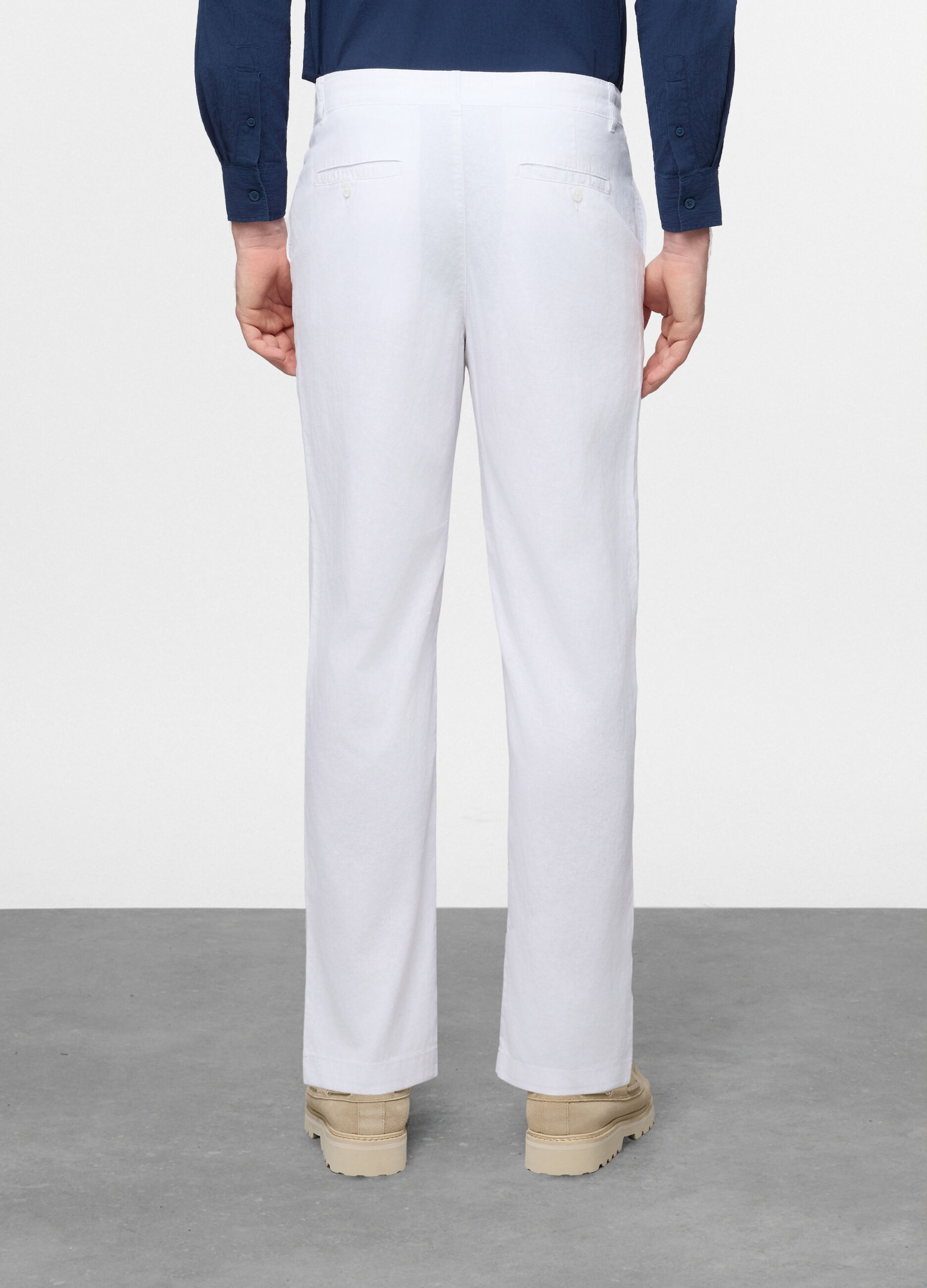 Pantalone chino relaxed fit in lino e cotone uomo_1