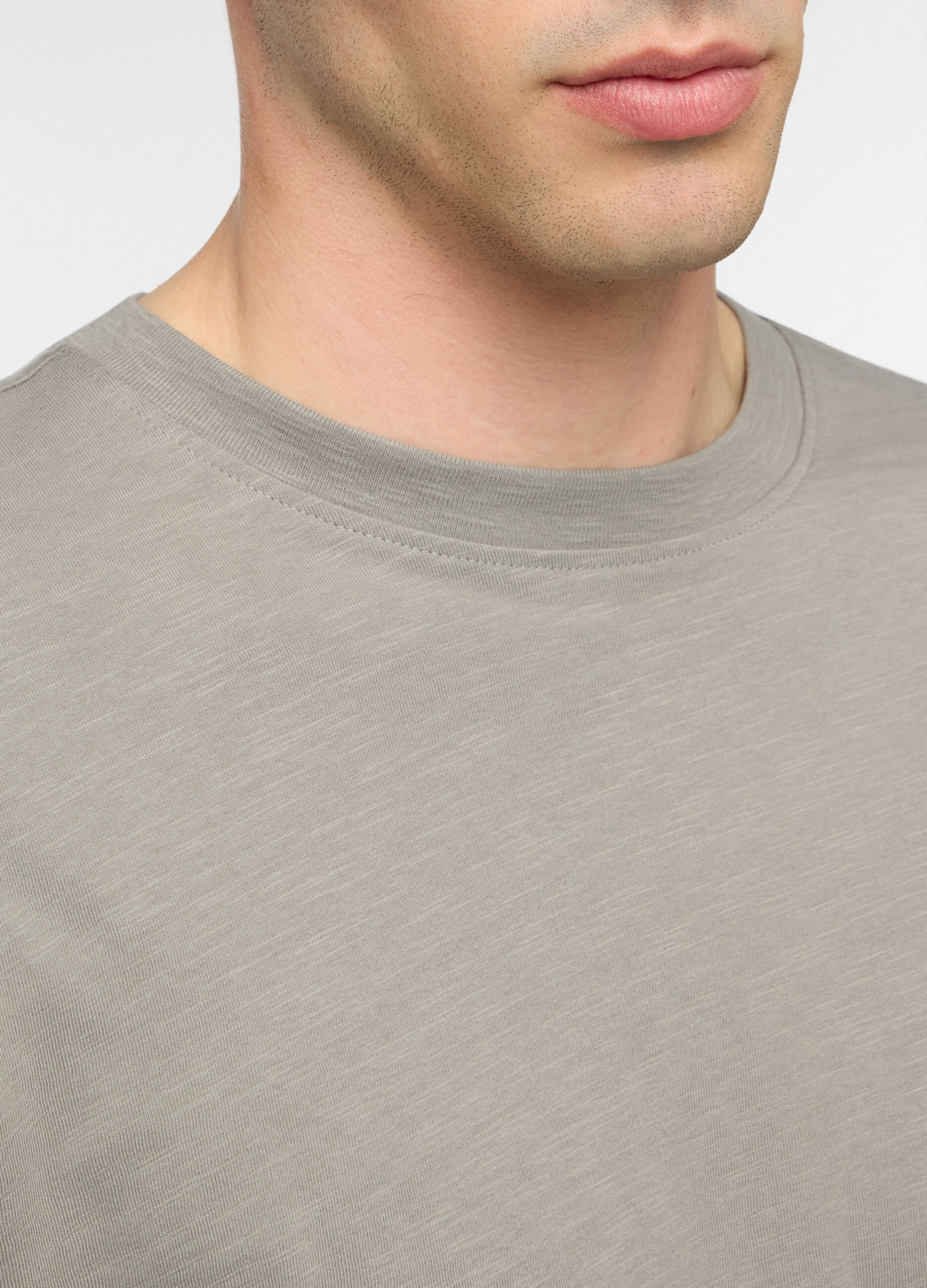 T-shirt girocollo in cotone melange uomo_2