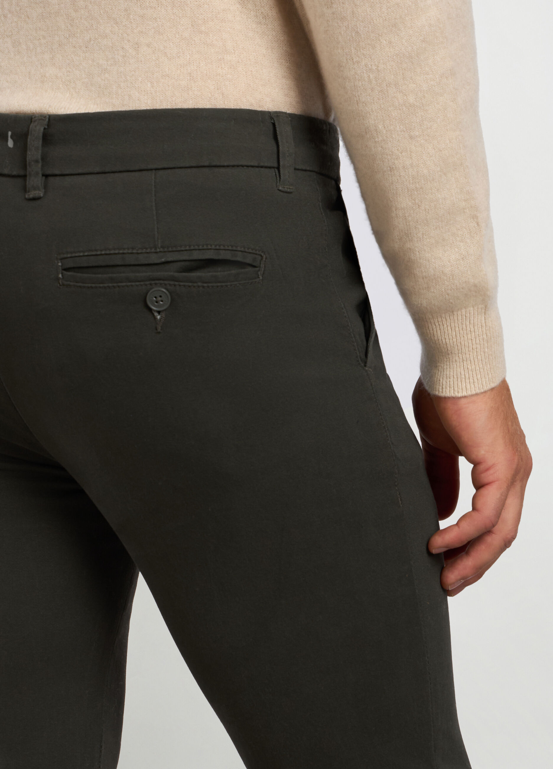 Pantaloni extra slim fit in twill stretch uomo_2