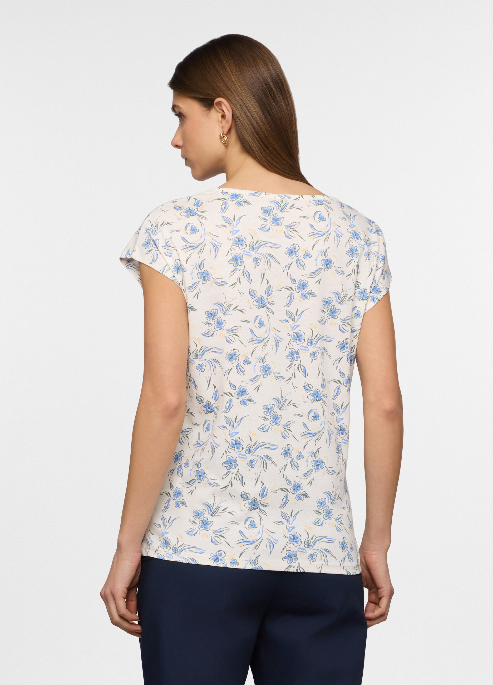 T-shirt girocollo con cut out donna_1