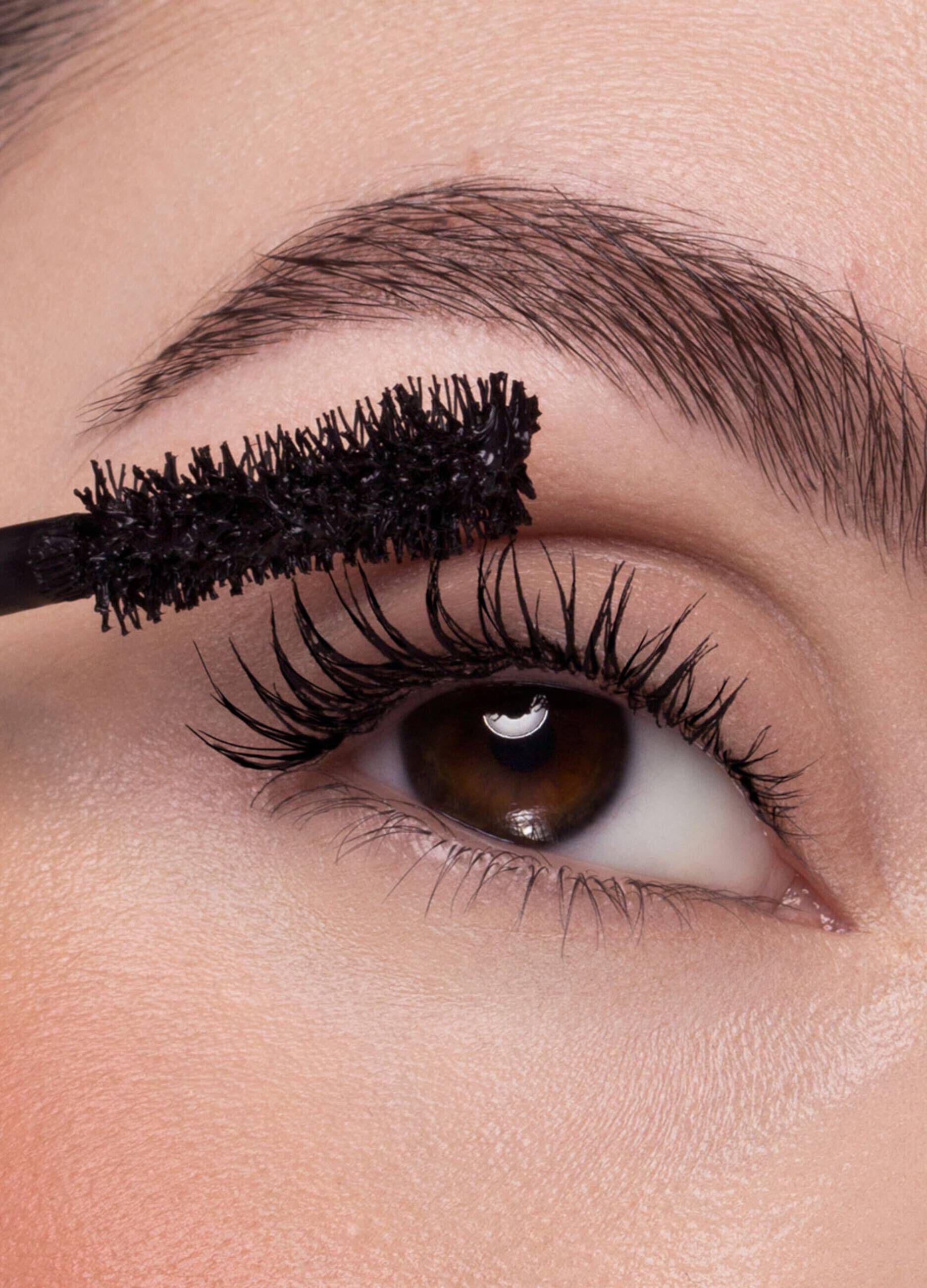 #Instavolume Mascara - Astra Make-Up_2