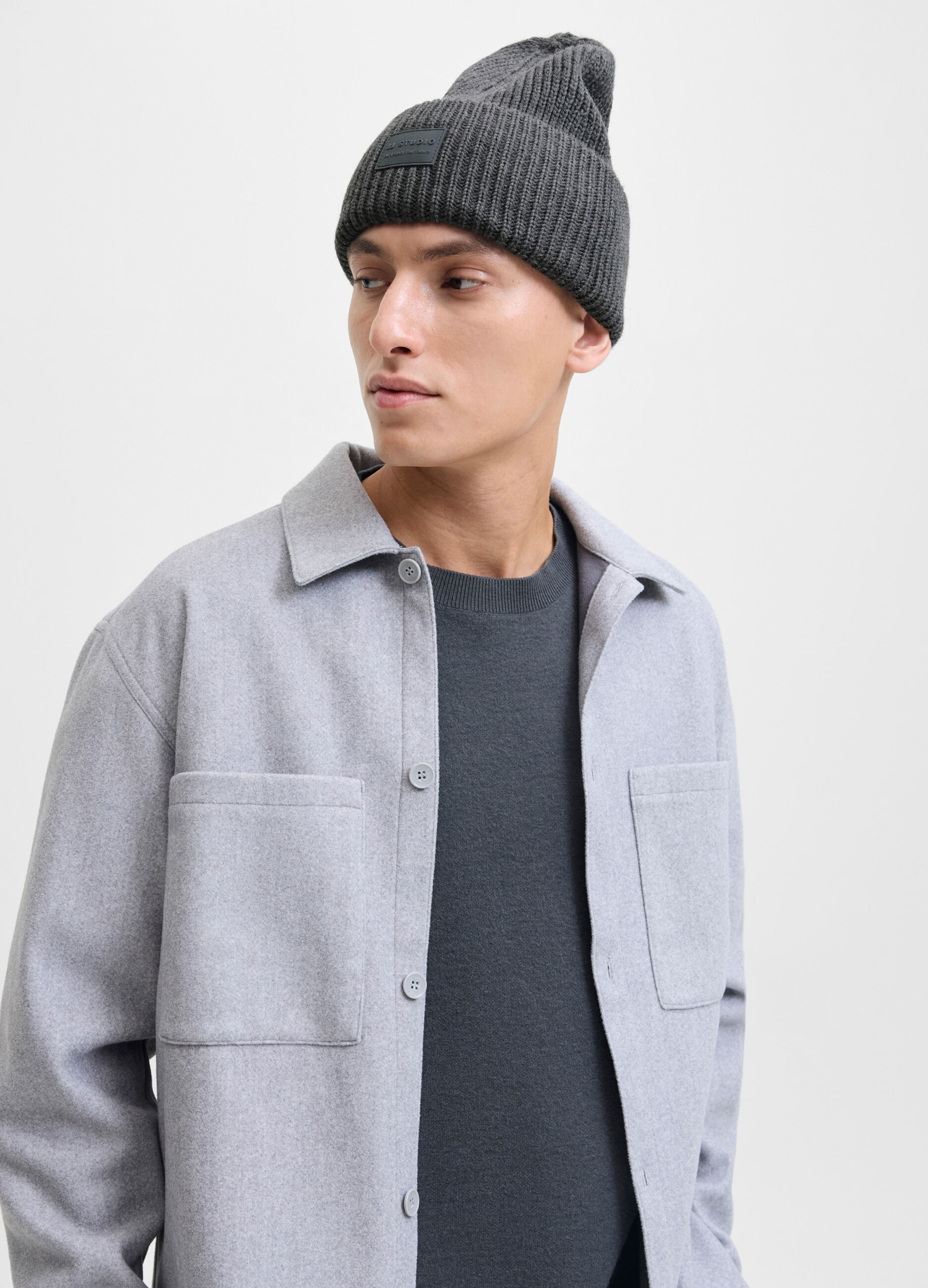 Berretto in maglia con risvolto uomo_0