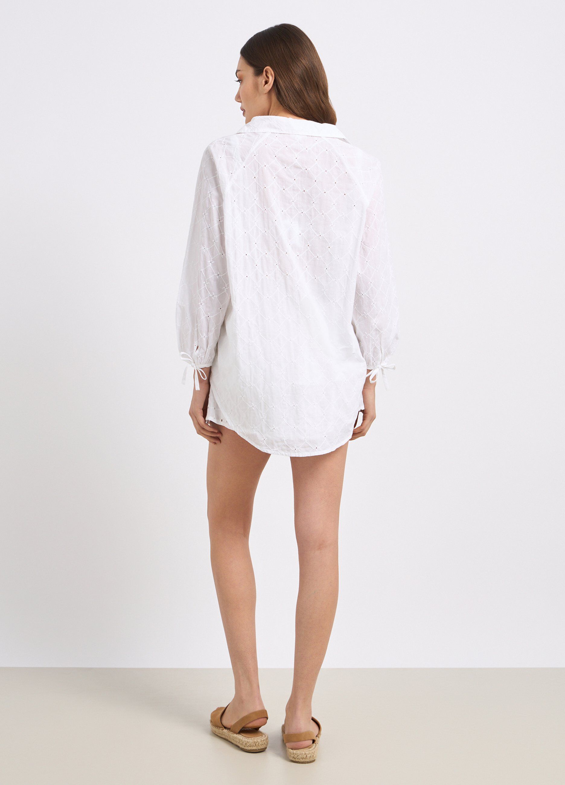 Copricostume in puro cotone con ricami donna_1