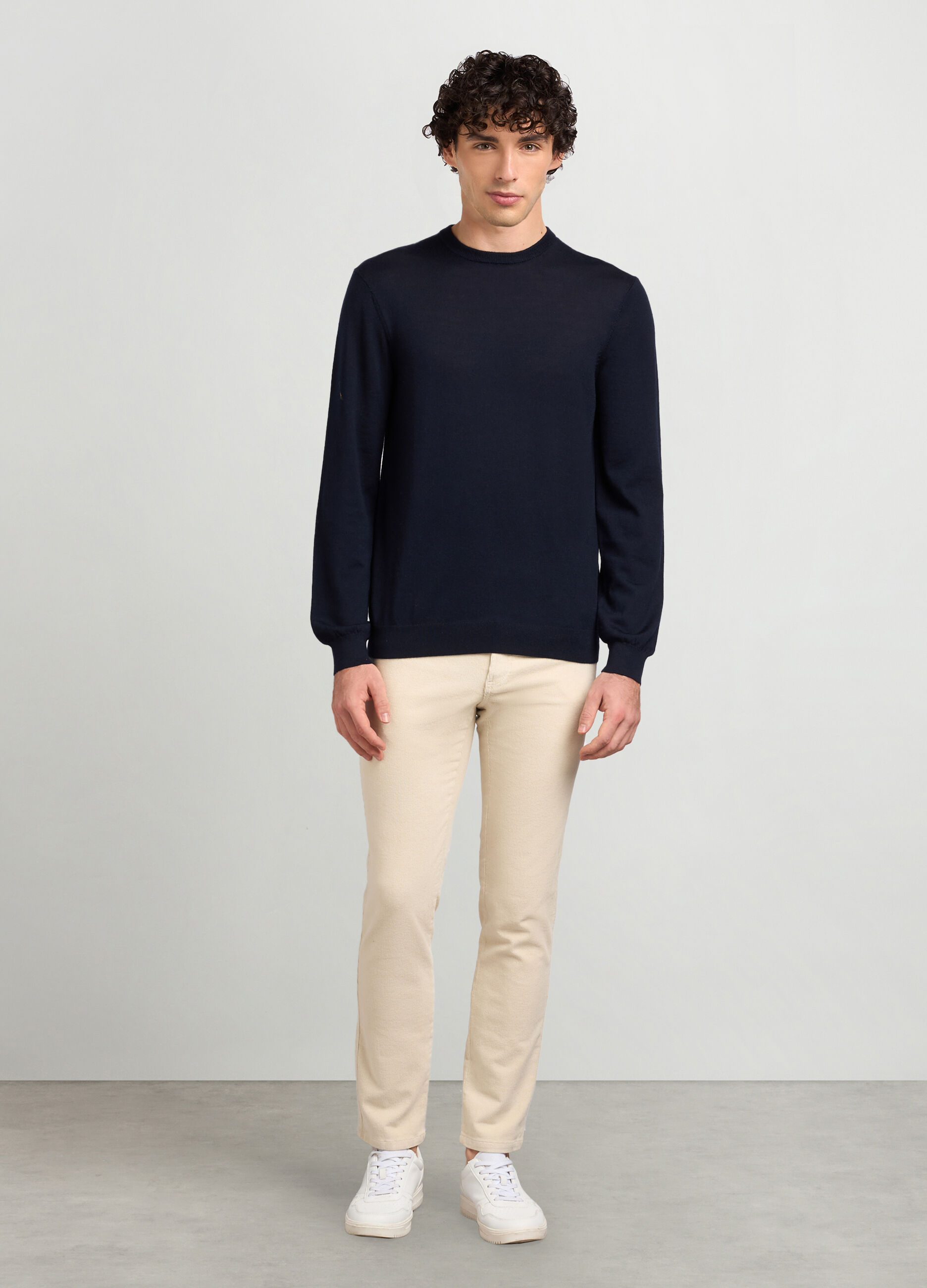 Pantaloni 5 tasche slim fit in velluto a coste uomo_0