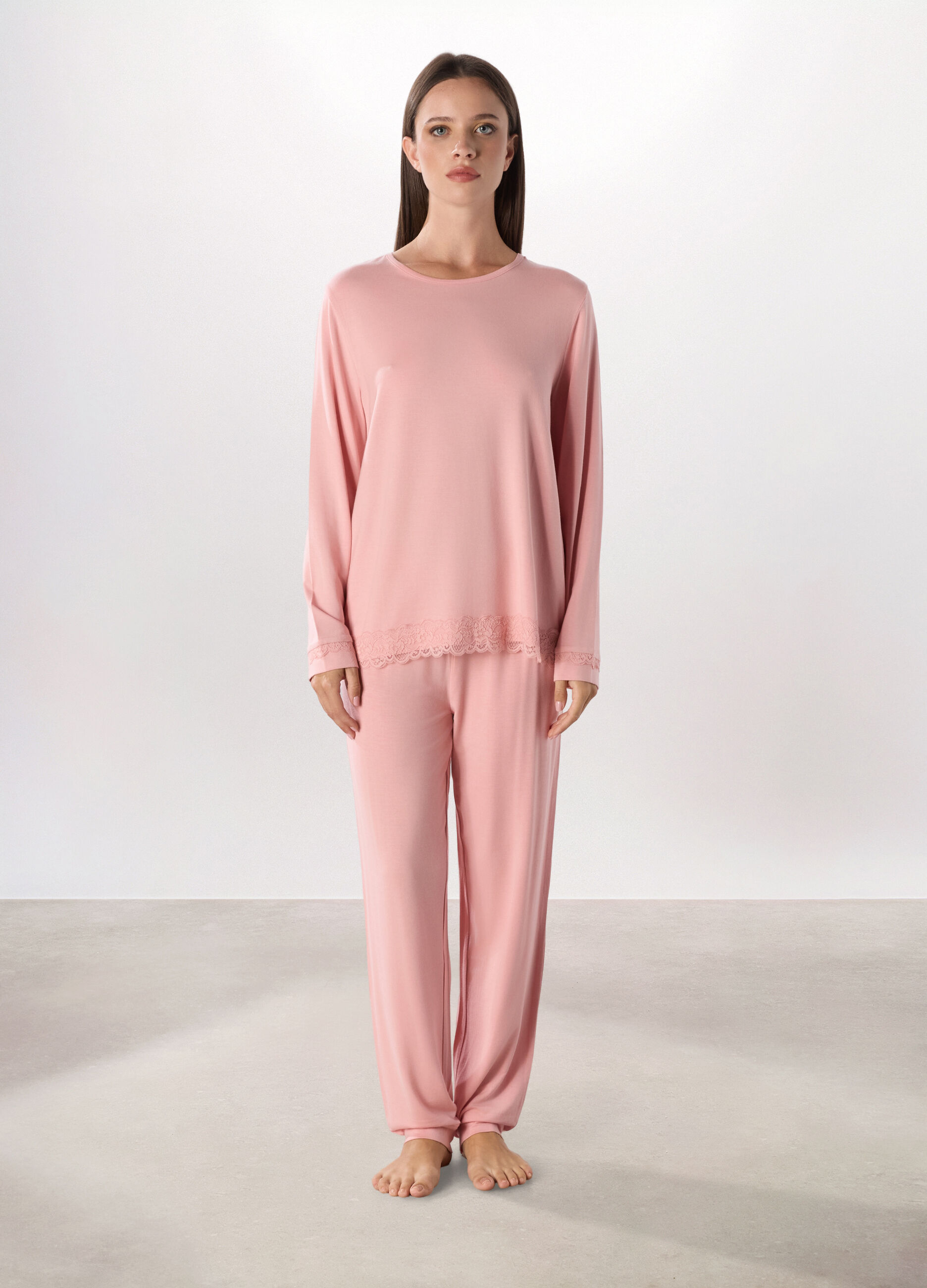 Set pigiama lungo con pizzo donna_0