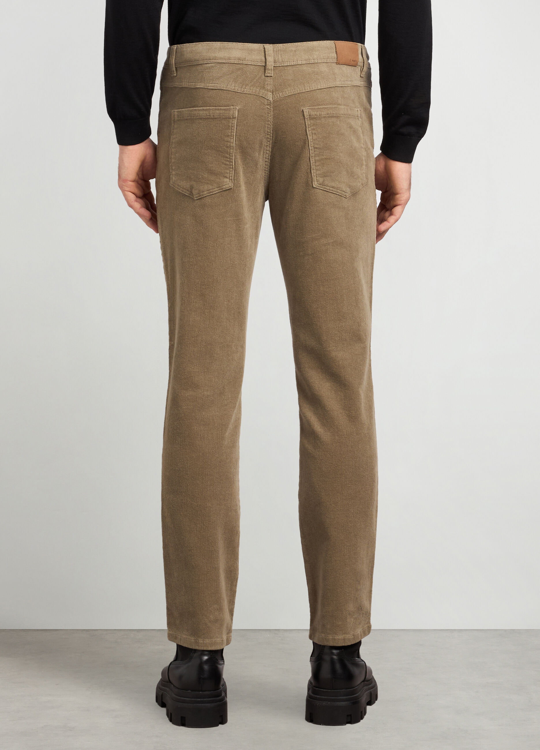 Pantaloni 5 tasche regular fit in velluto a coste uomo_1