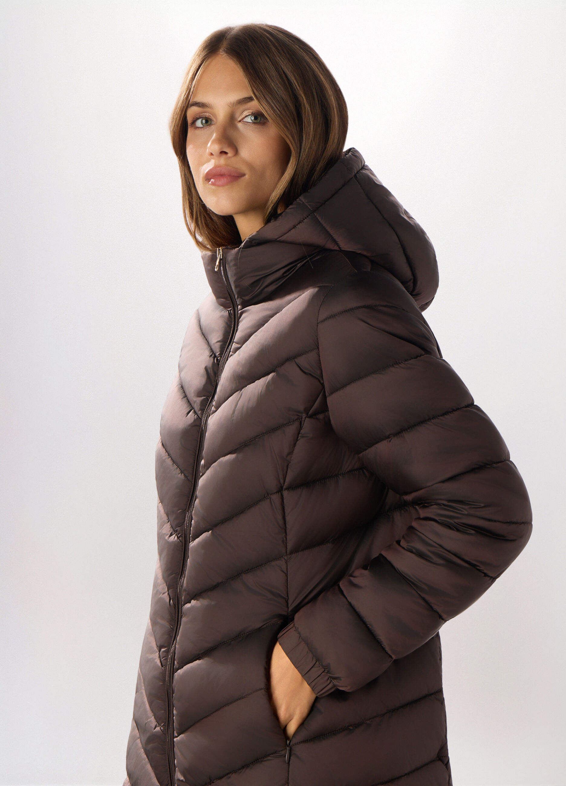 Giubbotto imbottito con cappuccio donna_2