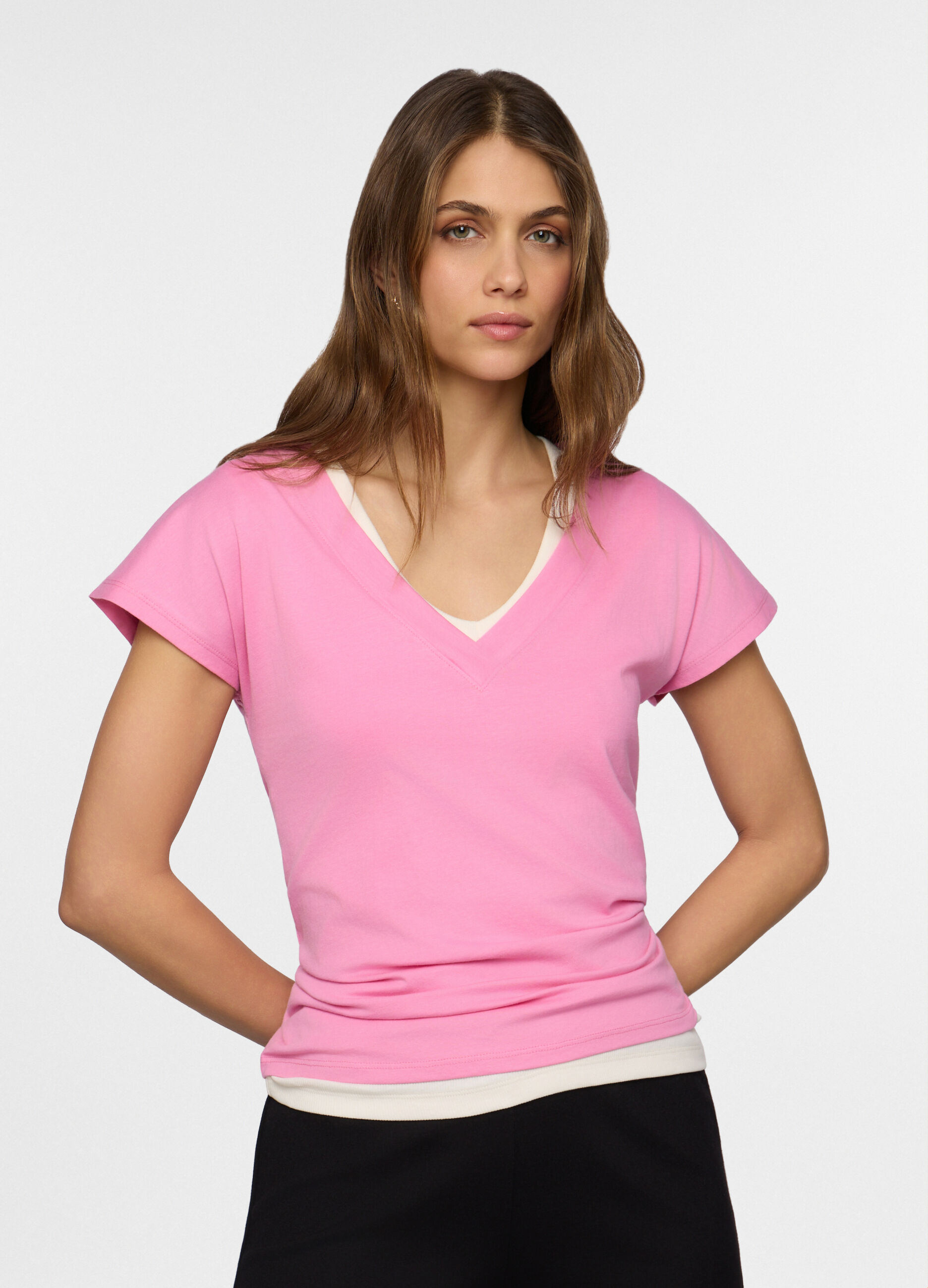 T-shirt con scollo a V donna_0
