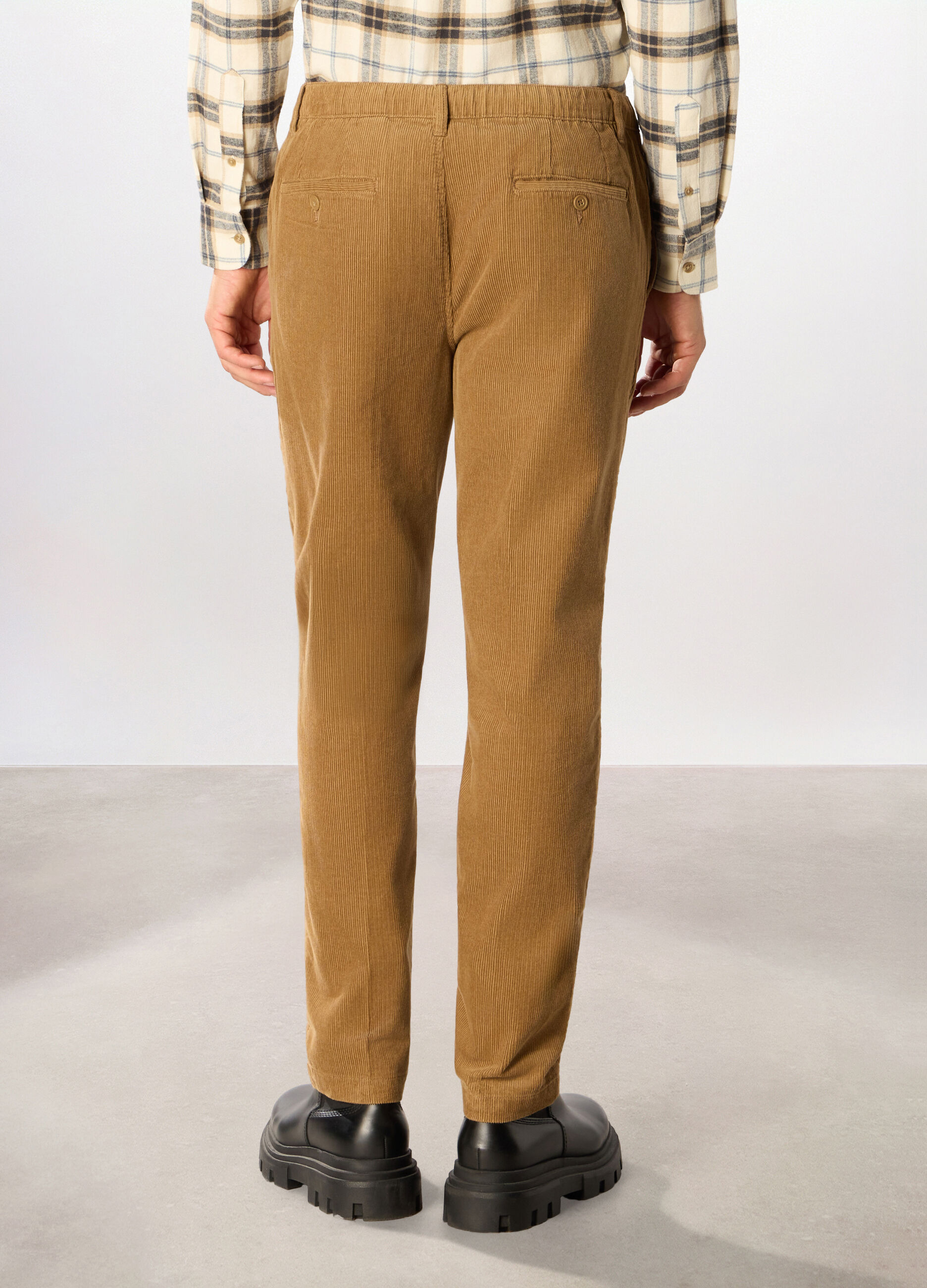 Pantaloni chino slim fit in velluto a coste uomo_1