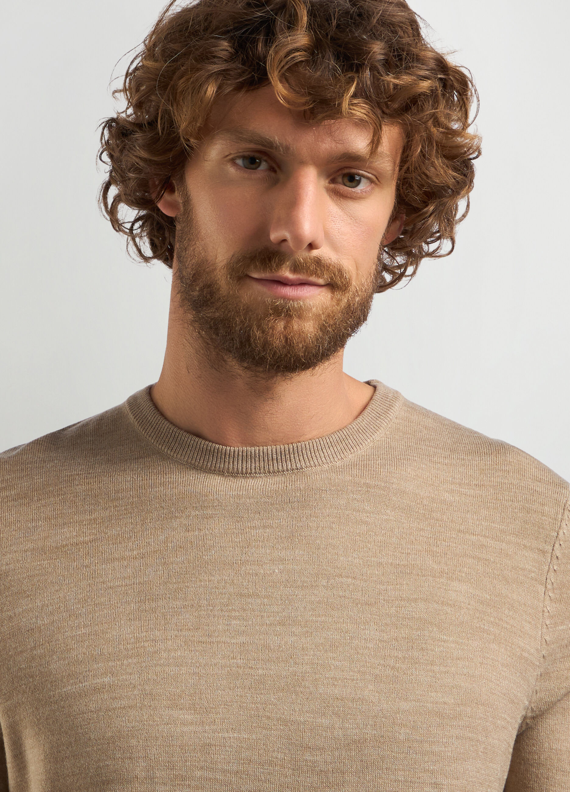 Maglione girocollo in maglia rasata uomo_2