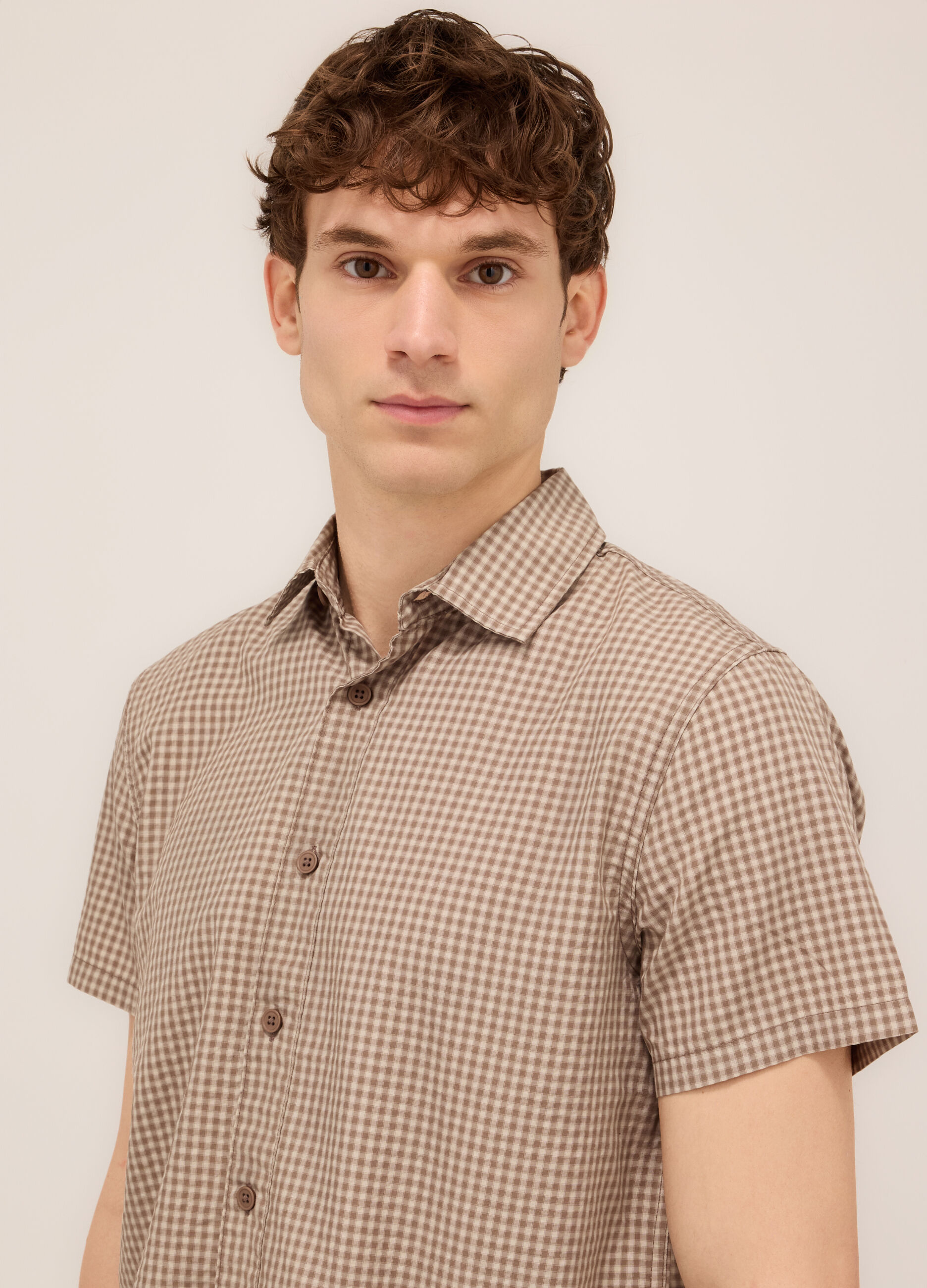 Camicia a maniche corte a quadretti uomo