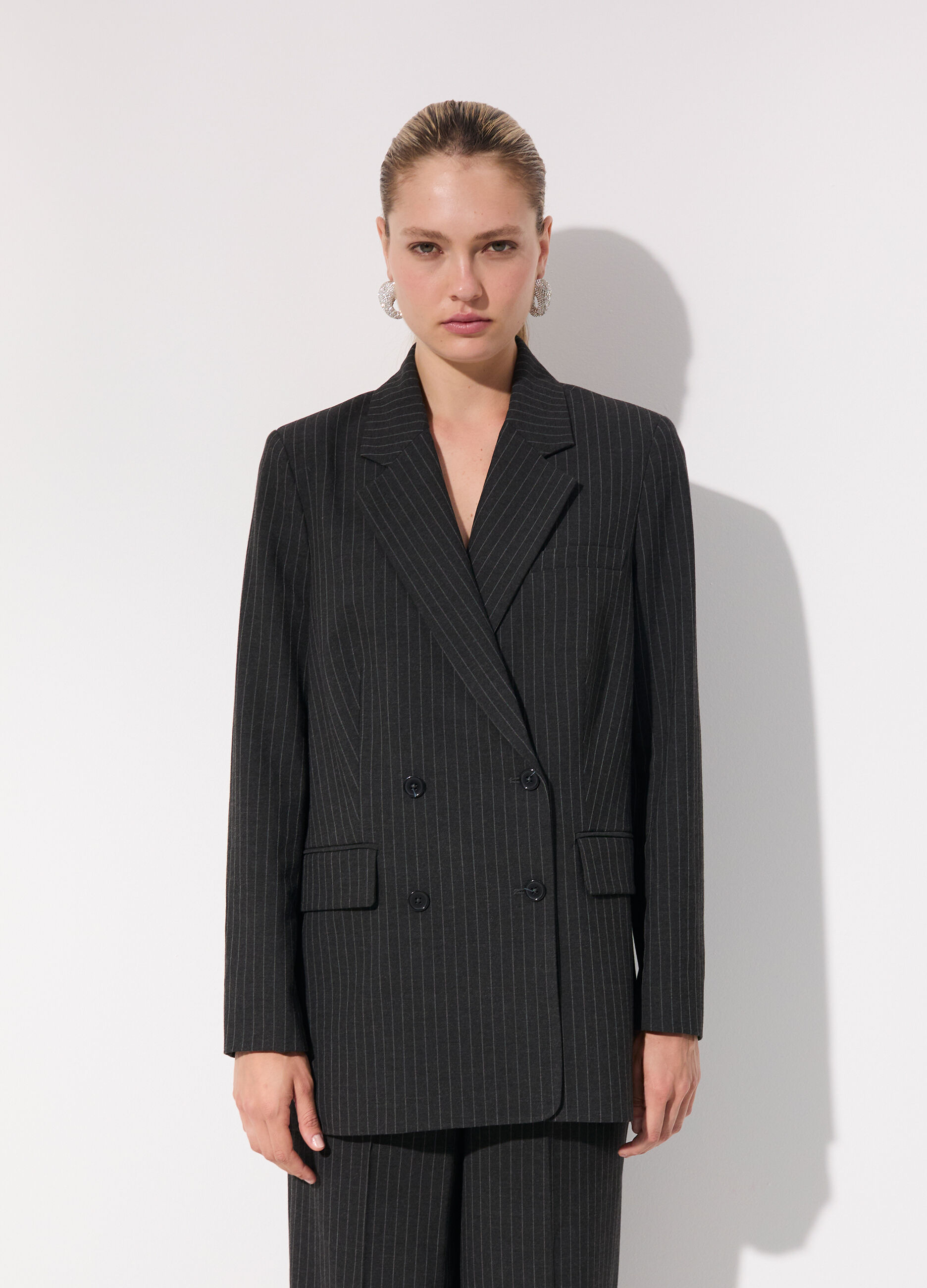 Blazer doppiopetto in gessato di misto viscosa donna_1