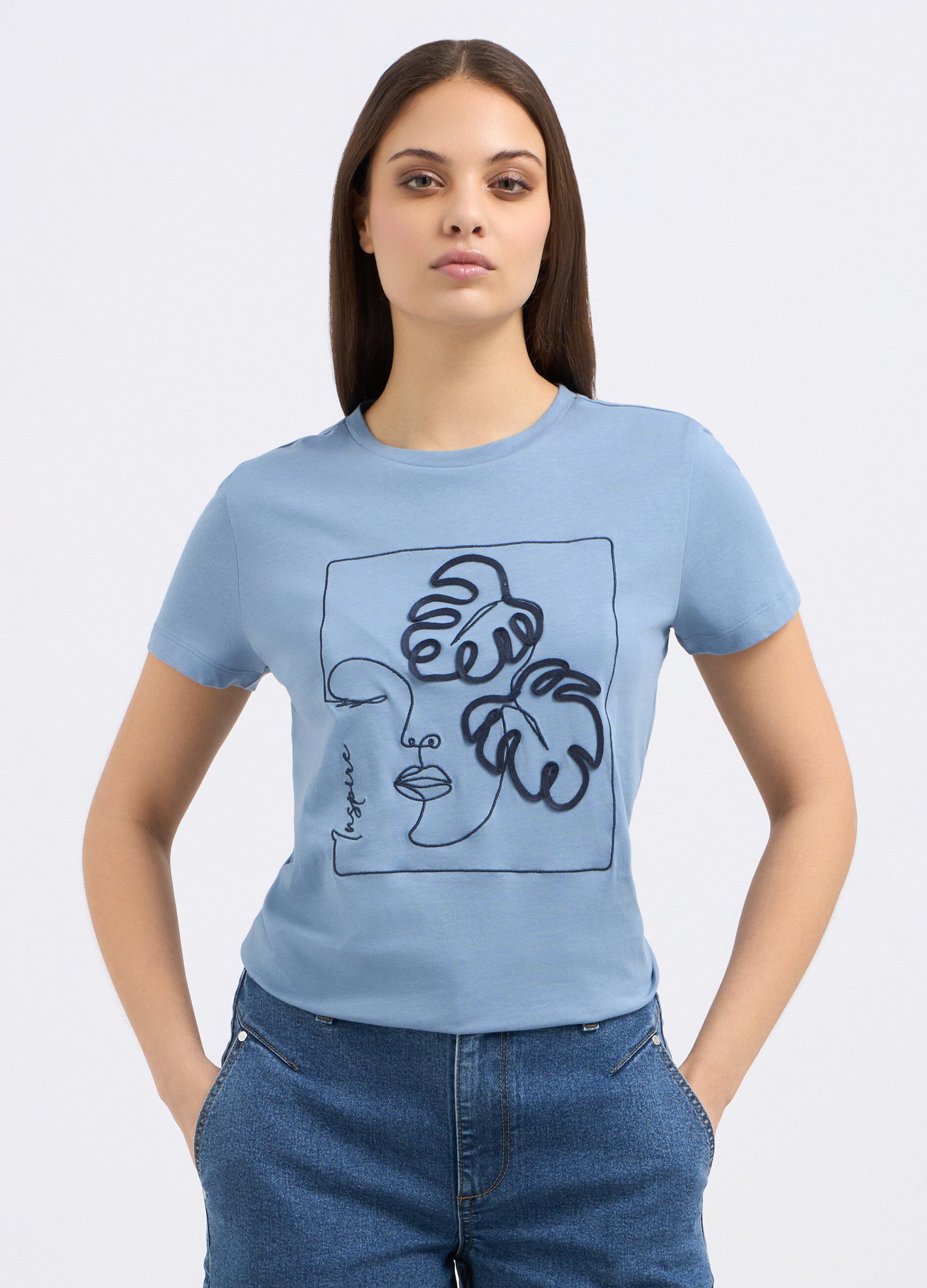 T-shirt in puro cotone con ricami ed applicazioni donna_0