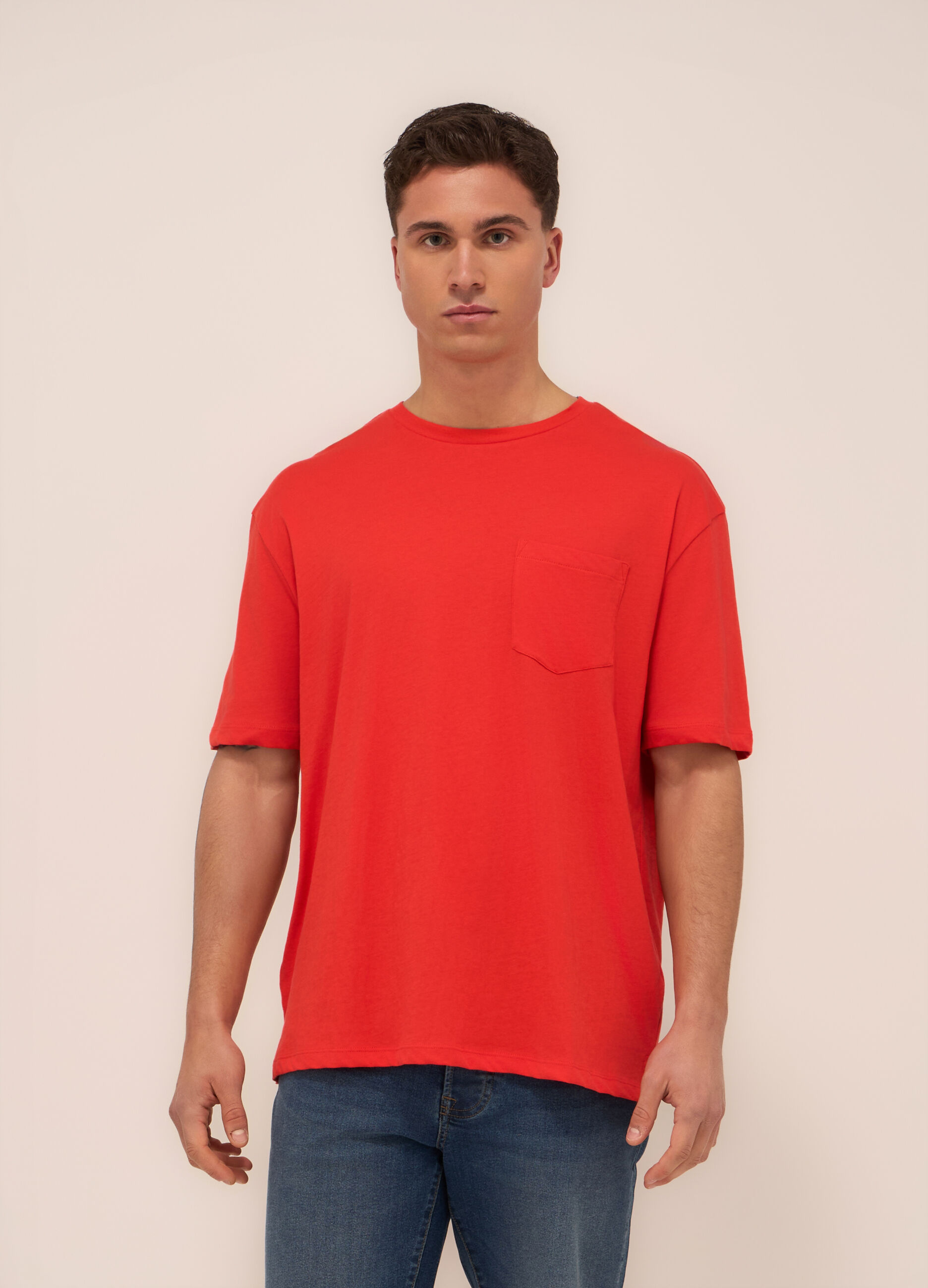 T-shirt in jersey di cotone con taschino uomo_0