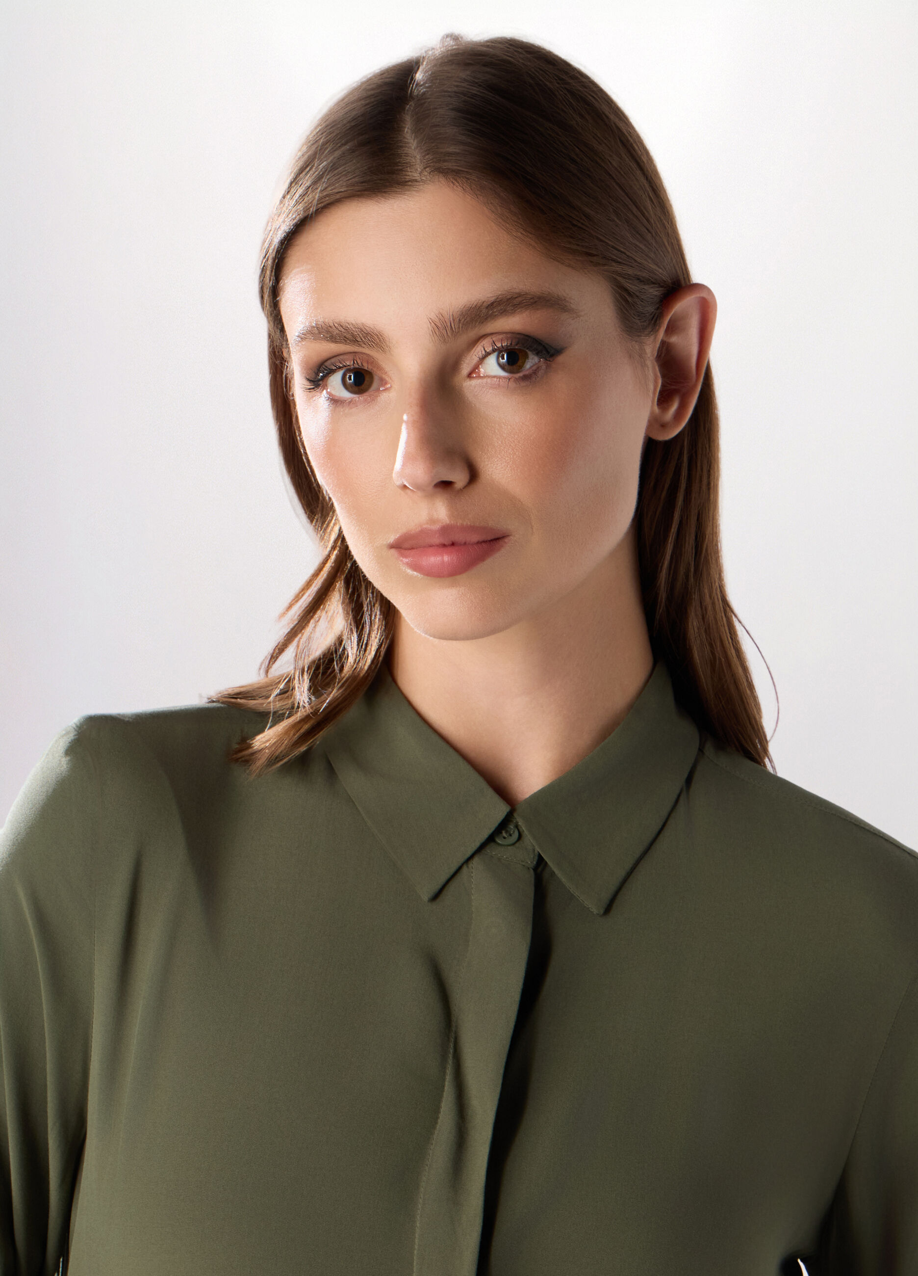 Camicia in pura viscosa tinta unita donna_2