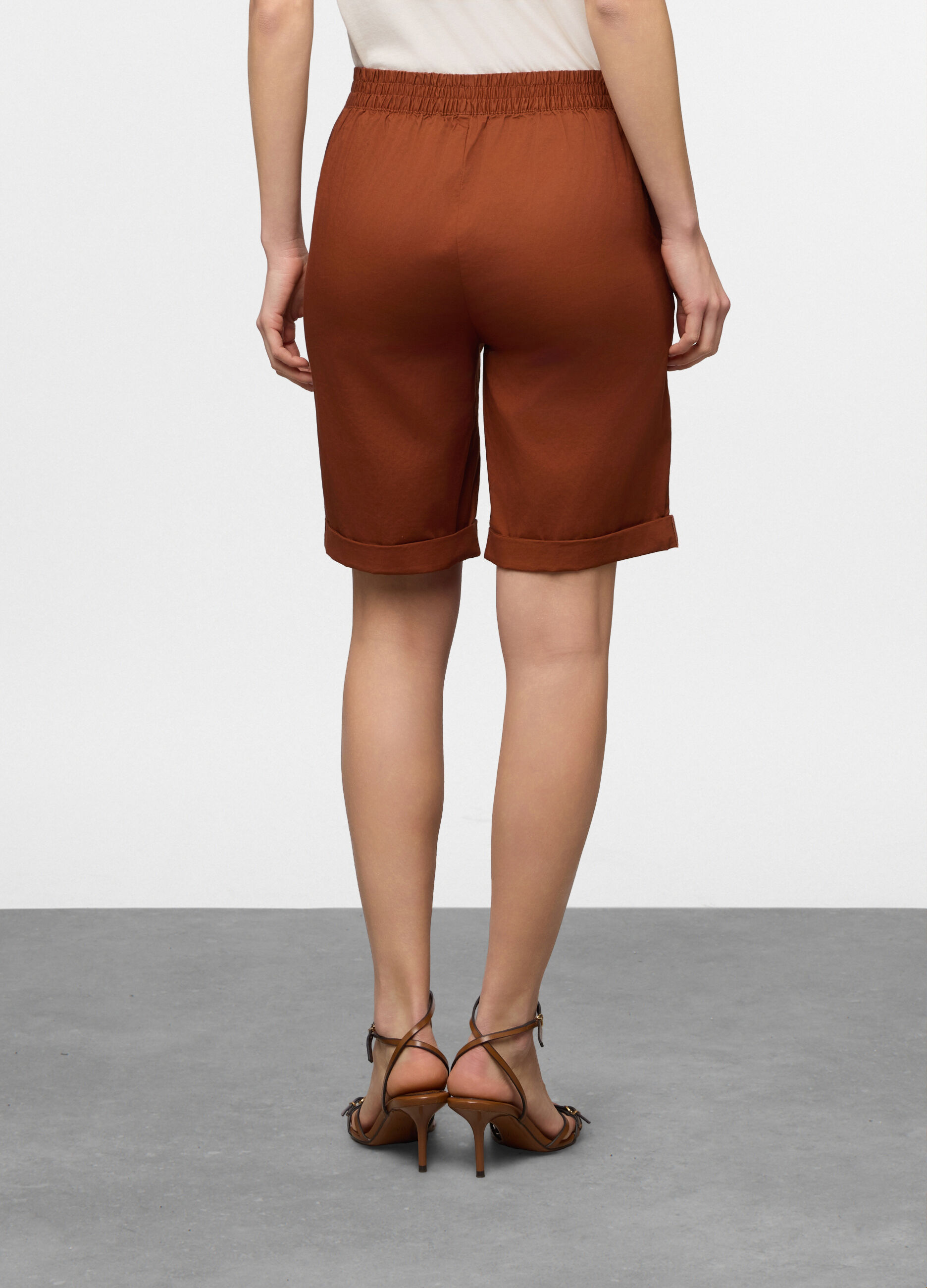 Bermuda fit straight in twill di cotone stretch donna_1