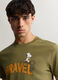 T-shirt girocollo in cotone con stampa Peanuts uomo_2
