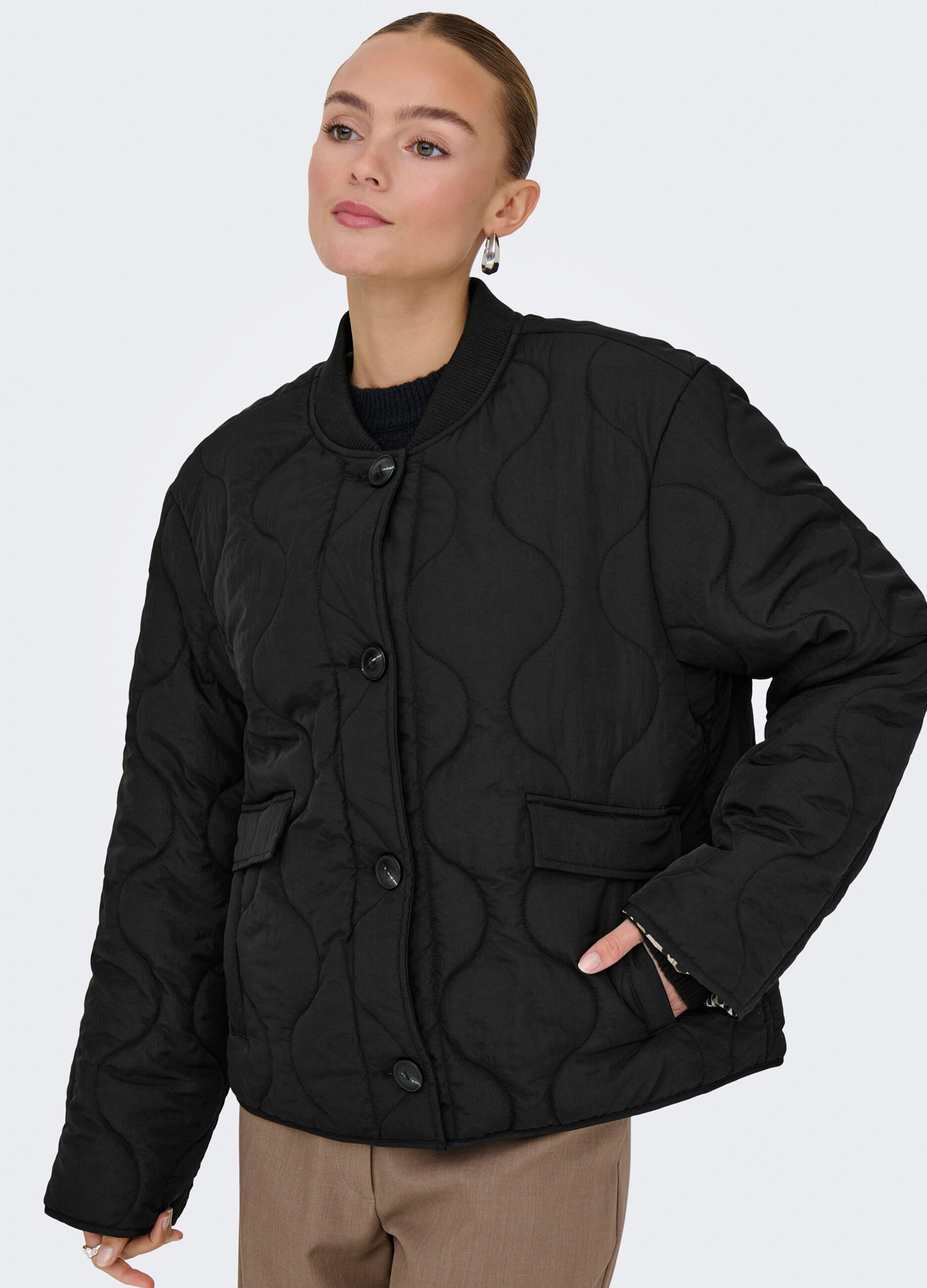 Giubbino imbottito trapuntato donna_3