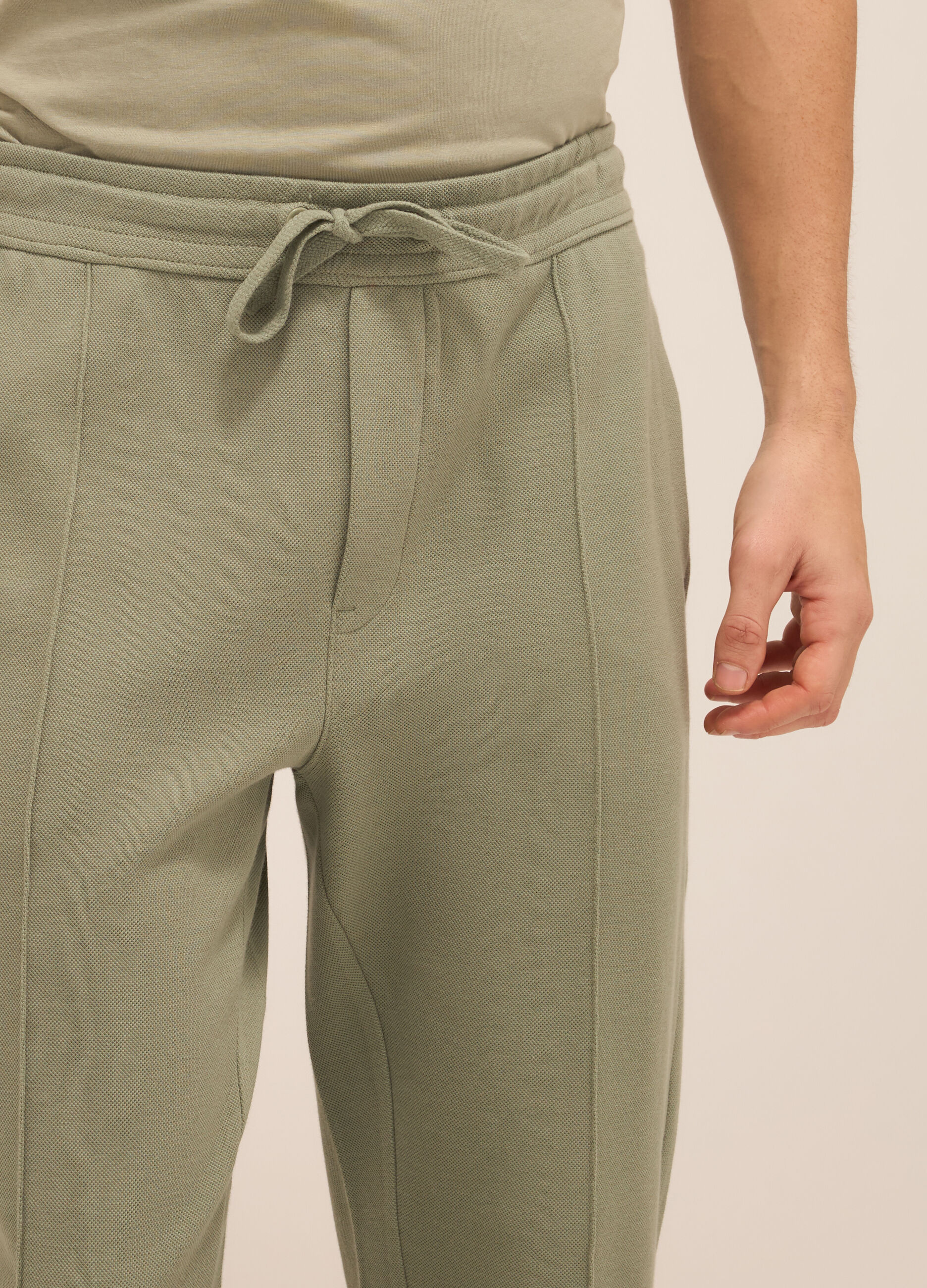 Jogger con piega in puro cotone uomo