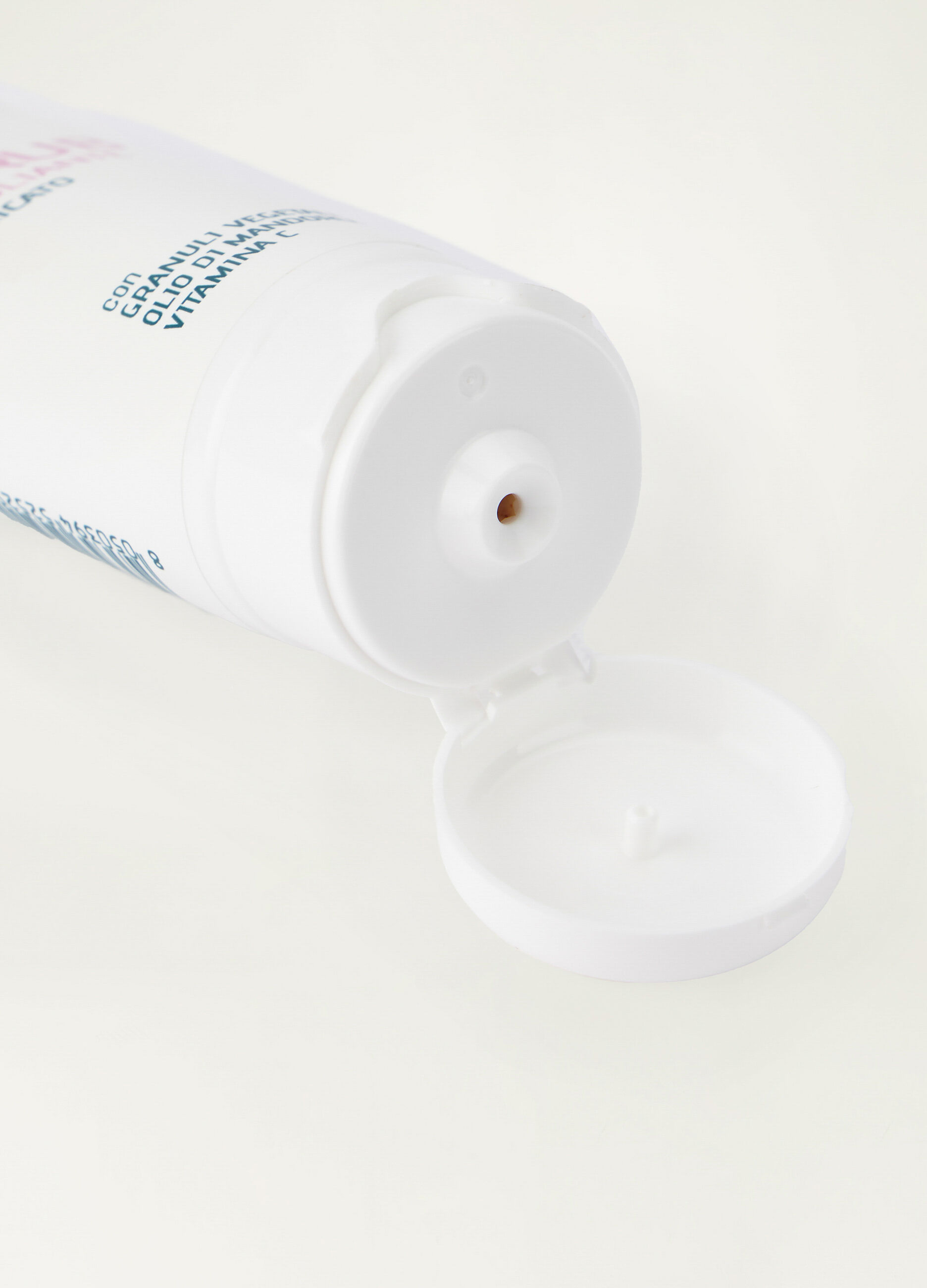 Daily scrub viso esfoliante delicato_1