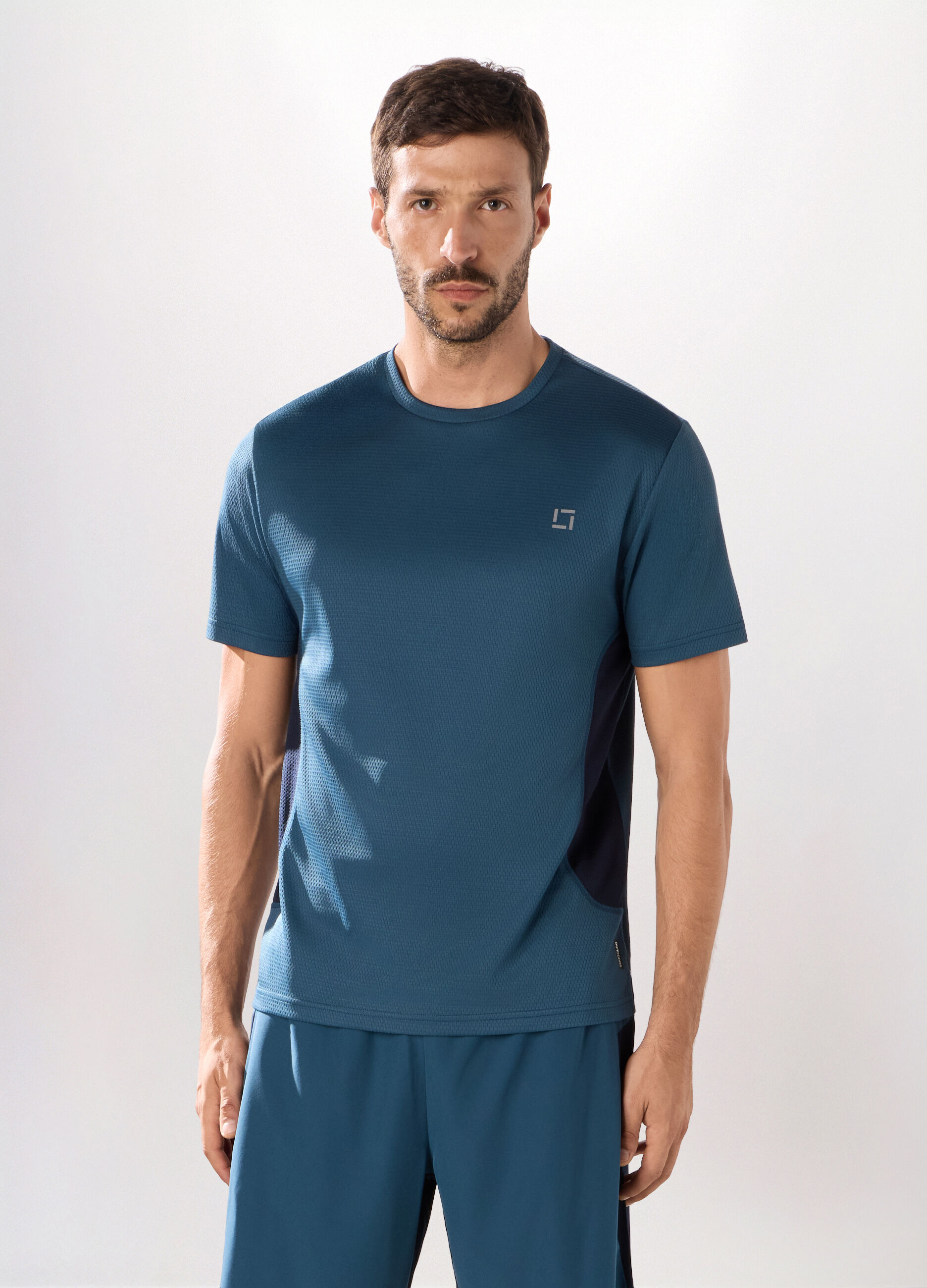 T-shirt sportiva in tessuto tecnico uomo_0