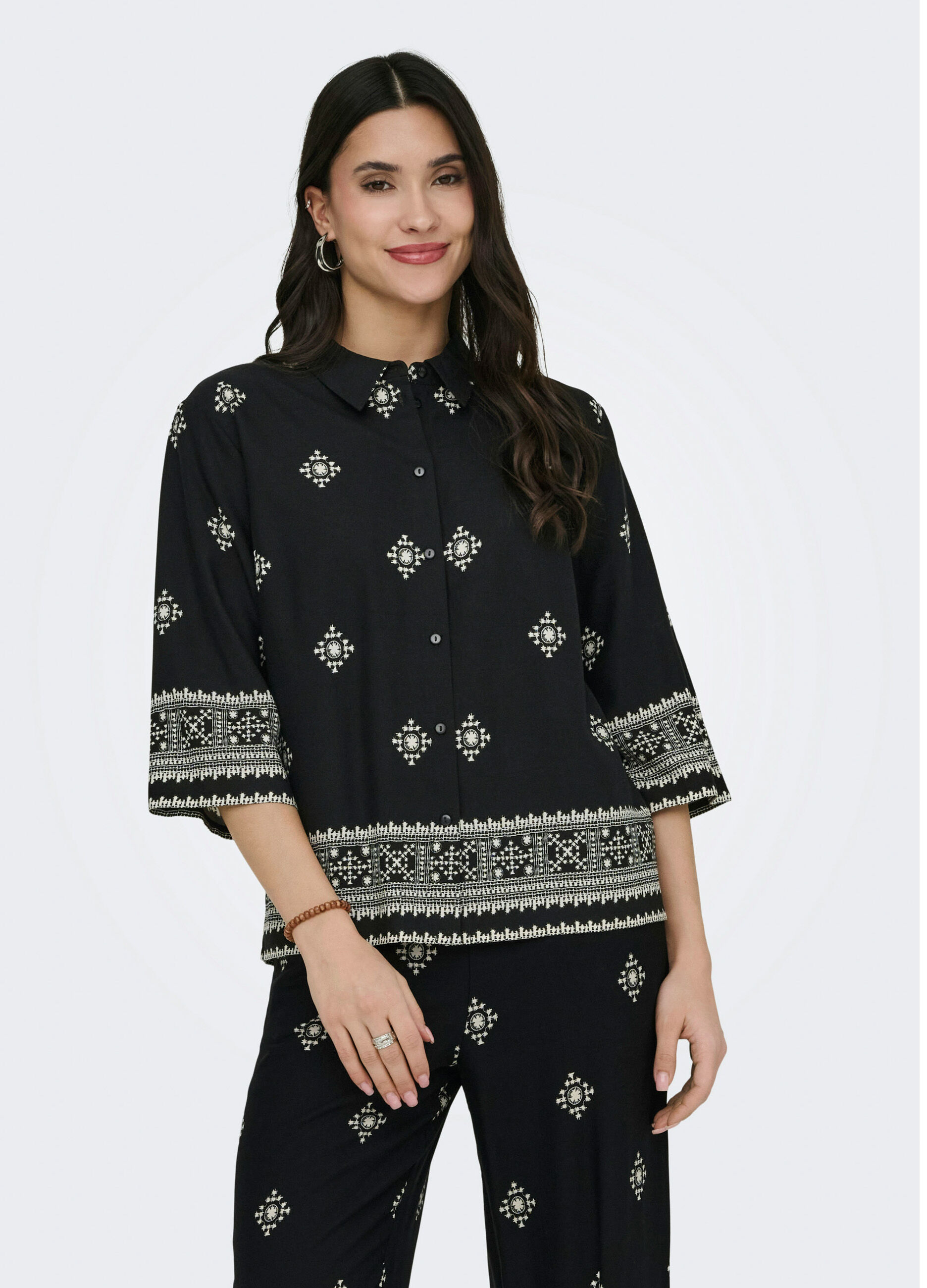 Camicia loose fit con maniche a 3/4_0