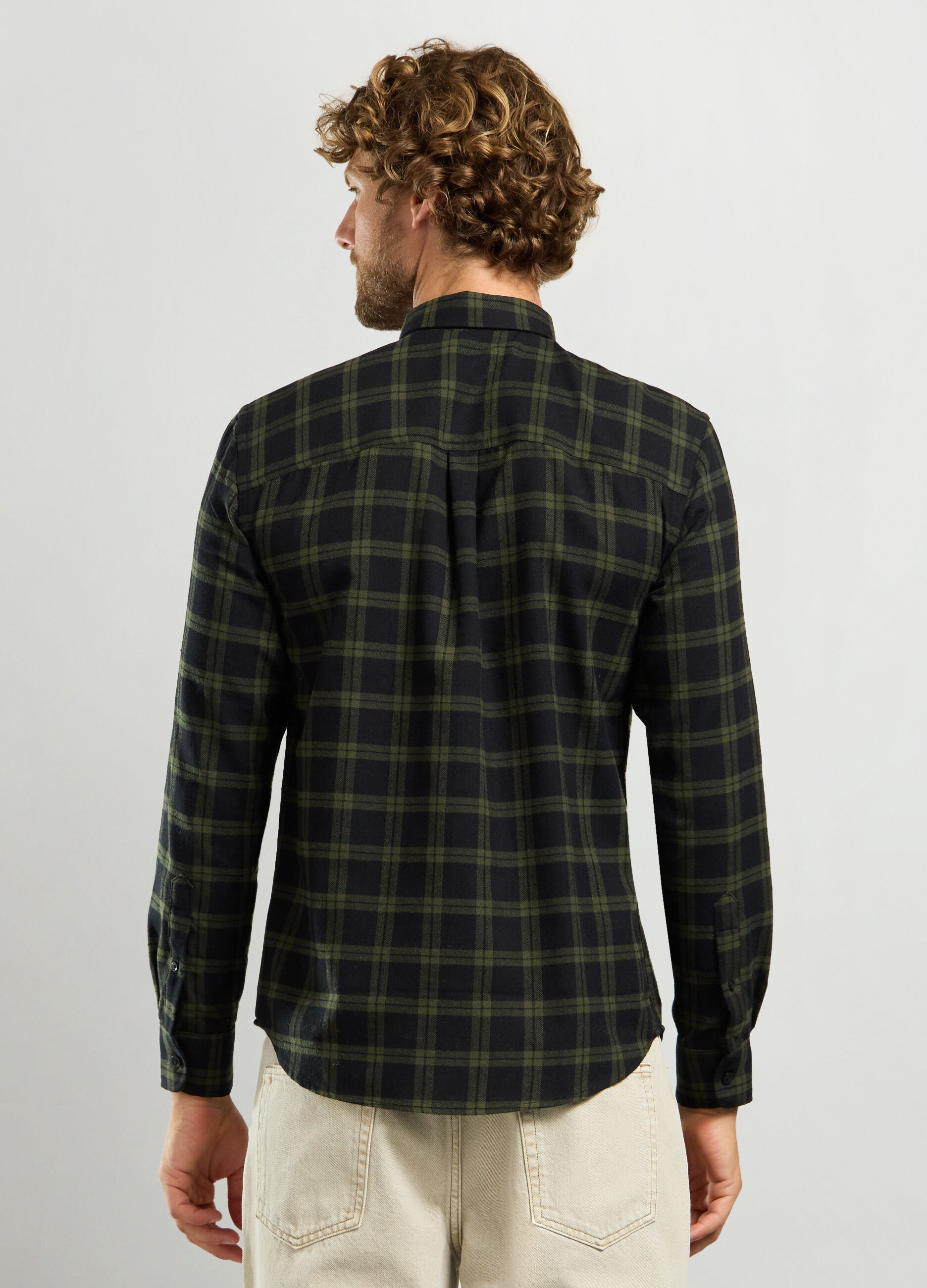 Camicia regular fit con colletto button down in flanella uomo_1