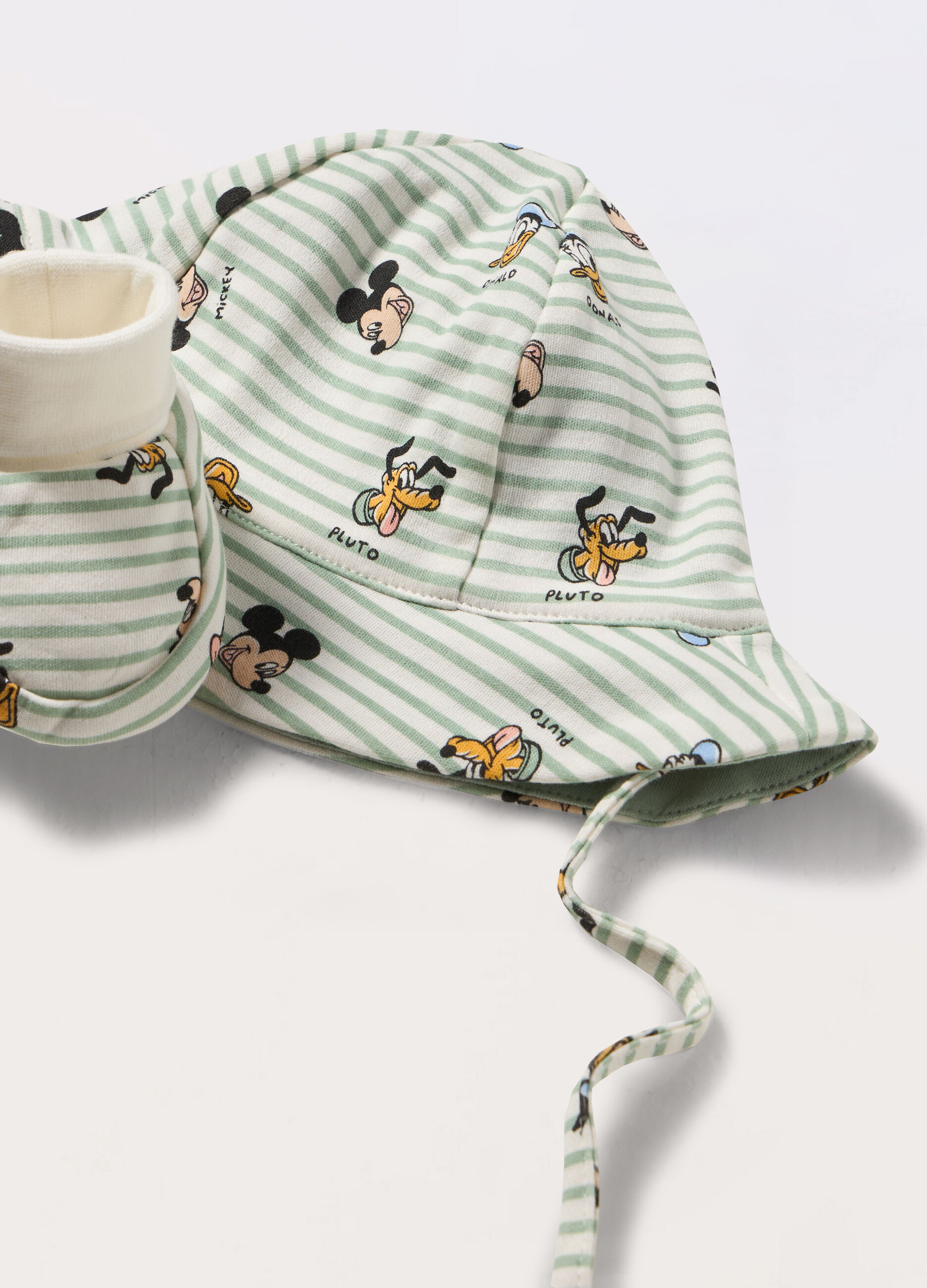 Set berretto pescatore + scarpine in interlock di puro cotone neonato_1