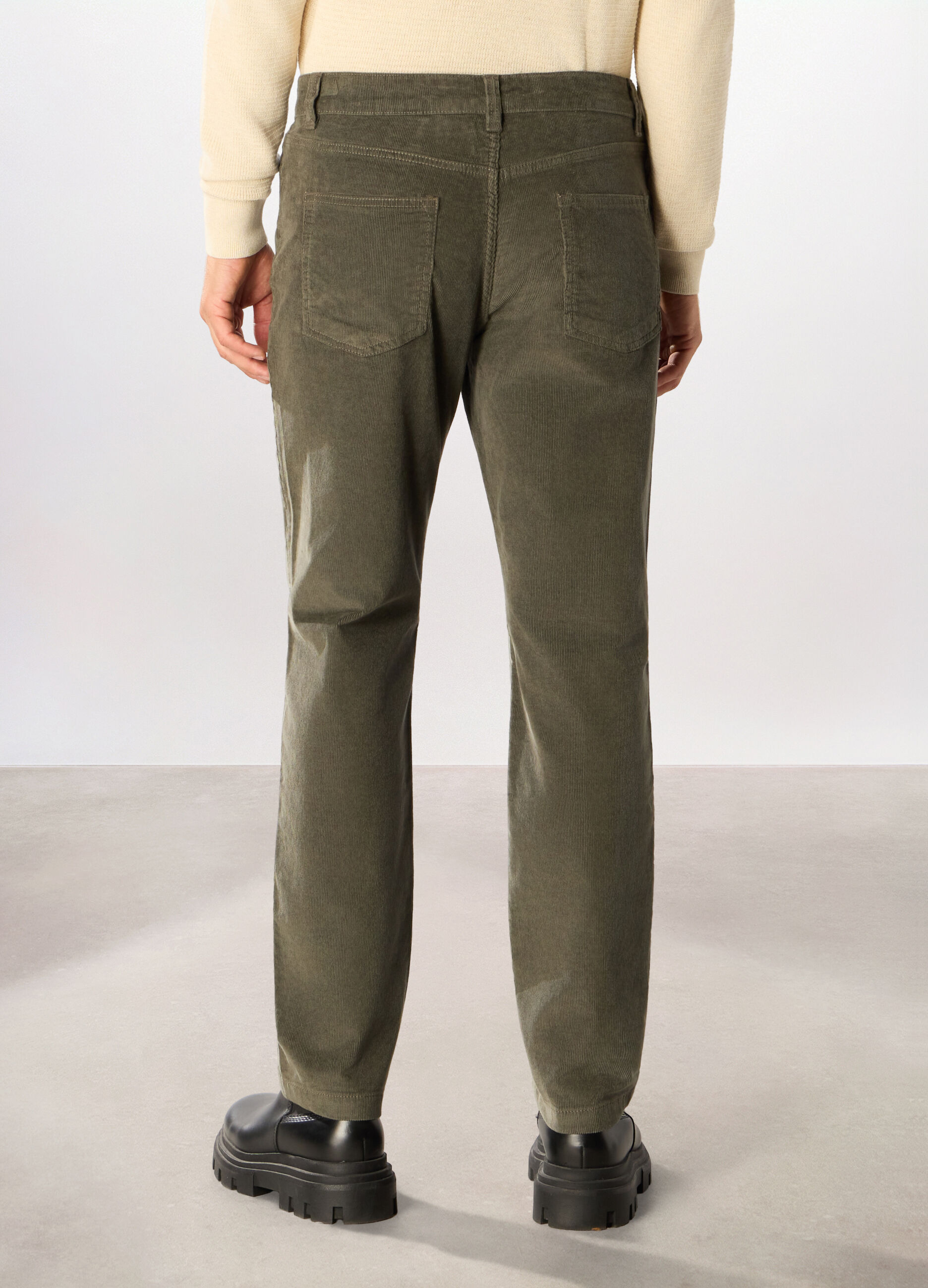 Pantalone 5 tasche in velluto a coste uomo_1