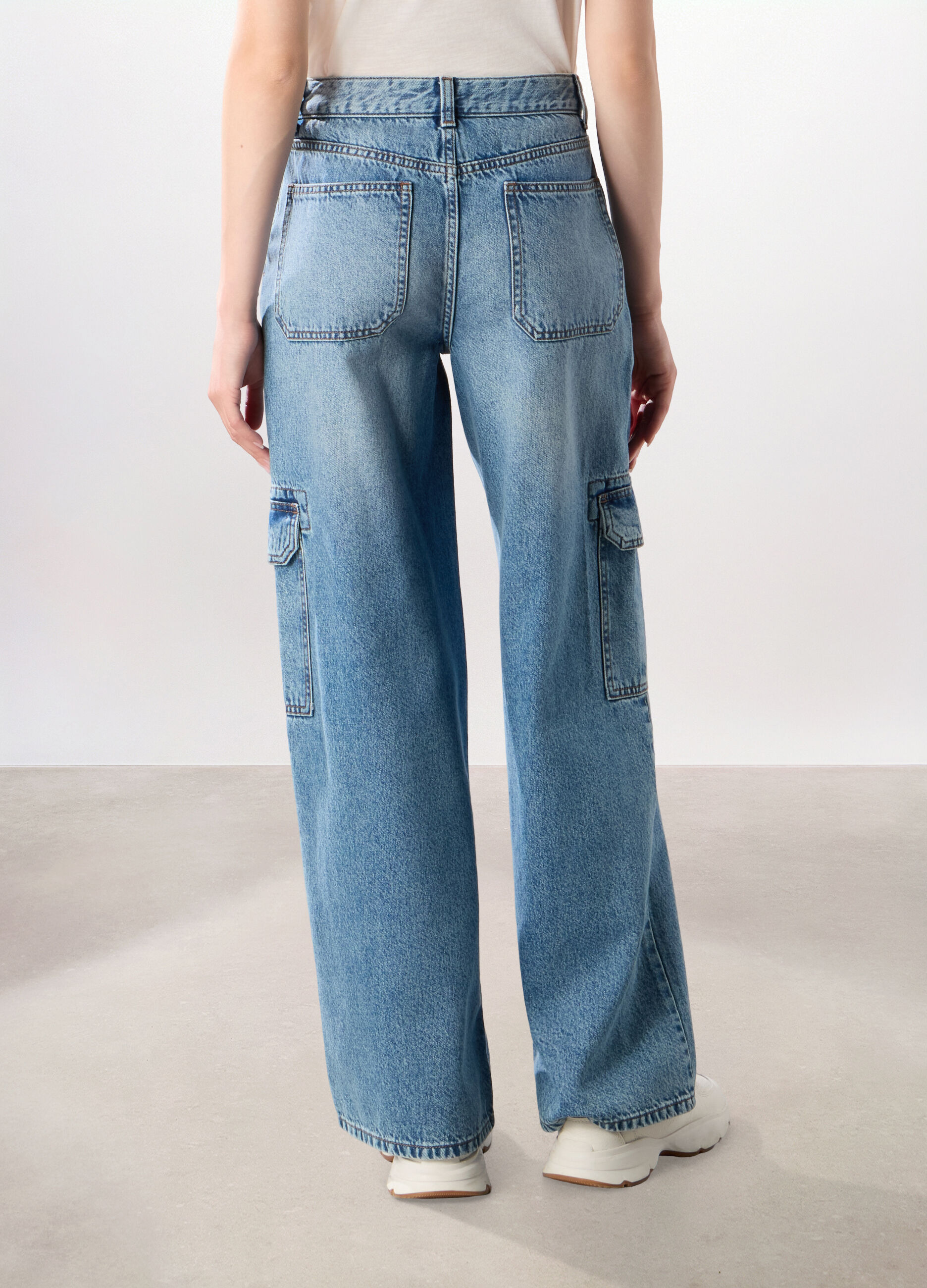 Pantaloni cargo wide leg in denim di puro cotone donna_1