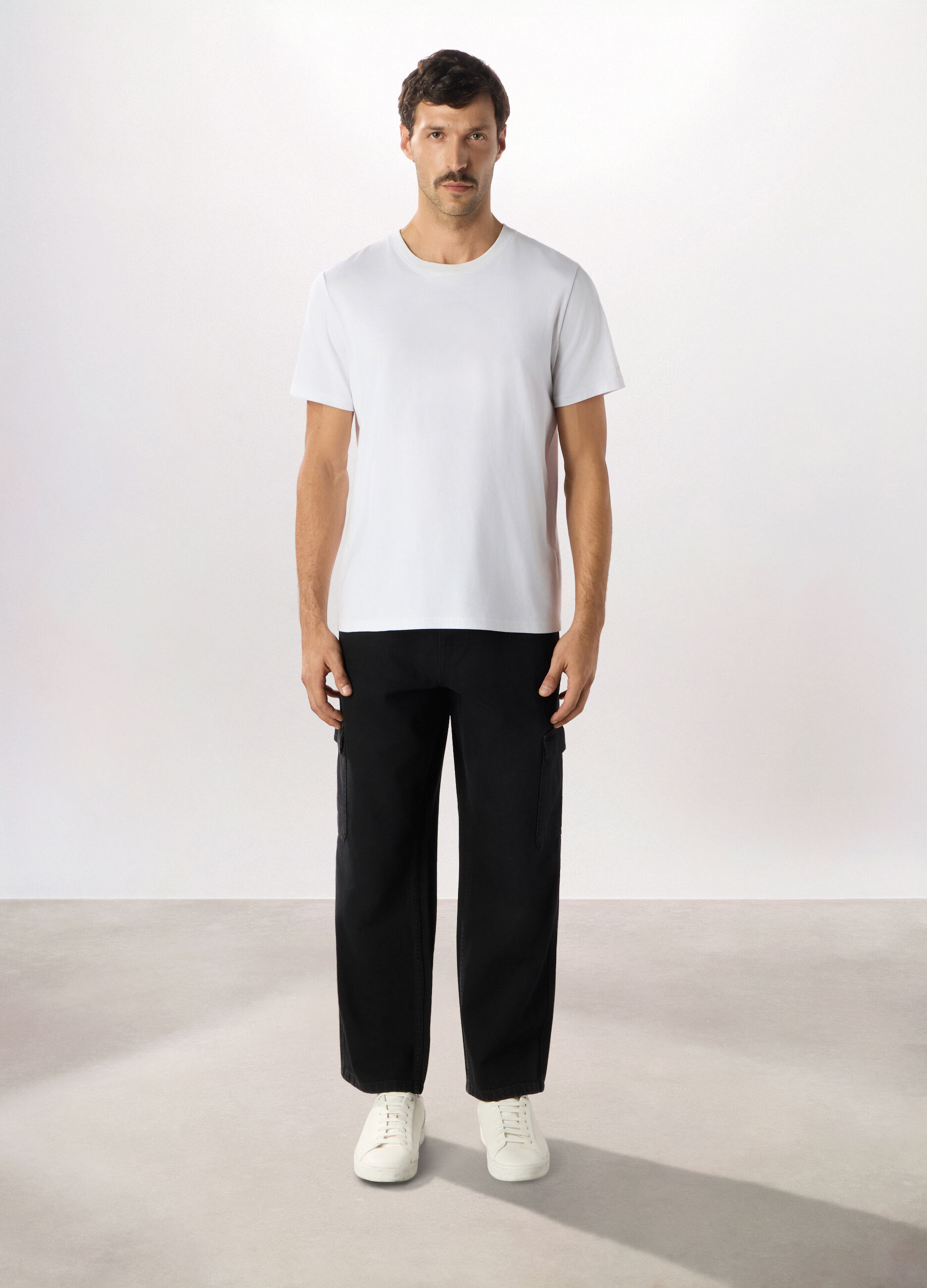 Jeans cargo in denim di puro cotone uomo_0